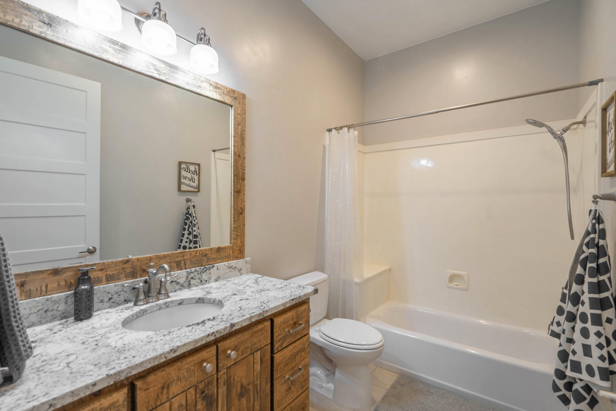 WINDSOR ESTATES - Residential