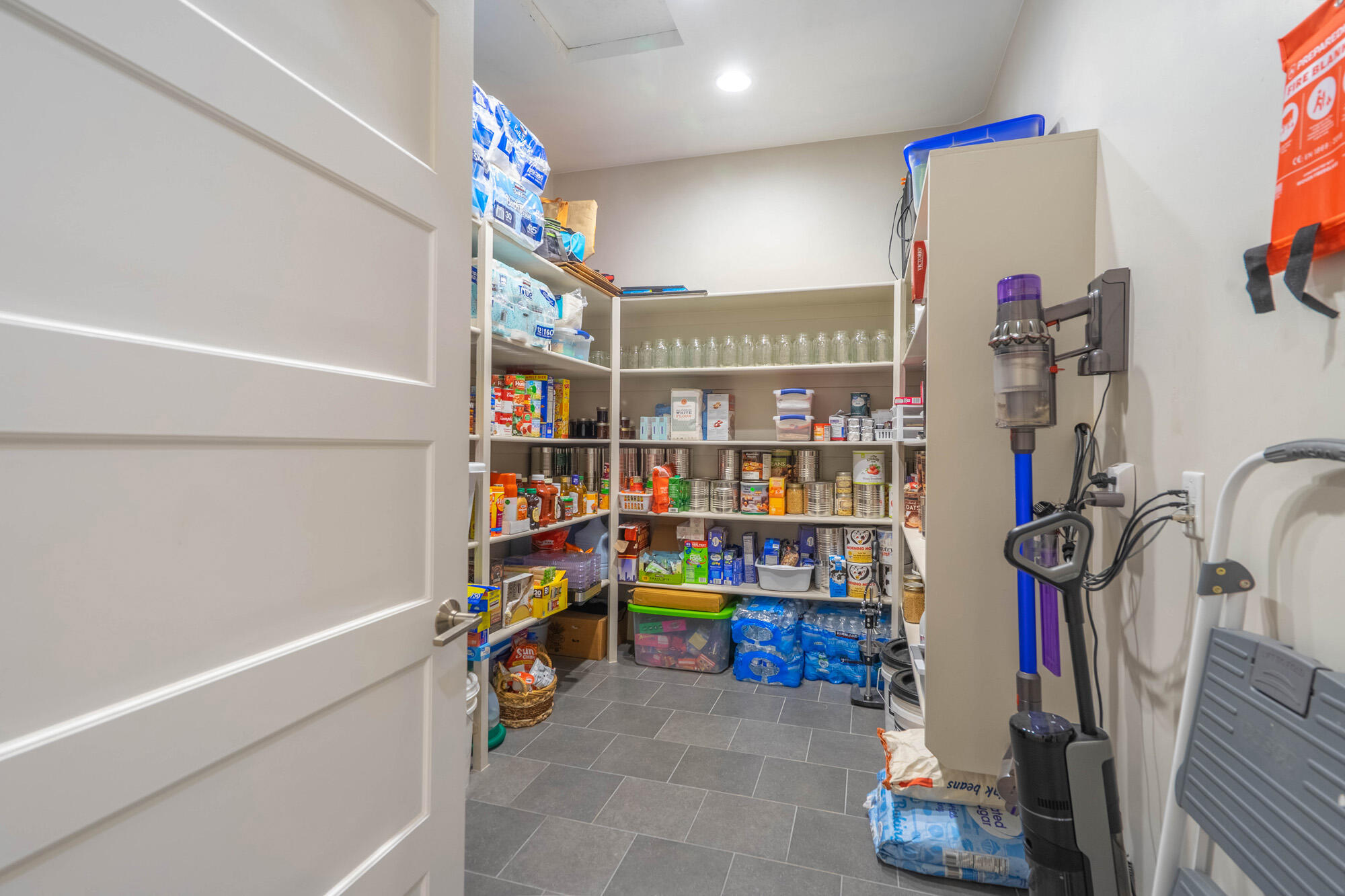 WINDSOR ESTATES - Residential