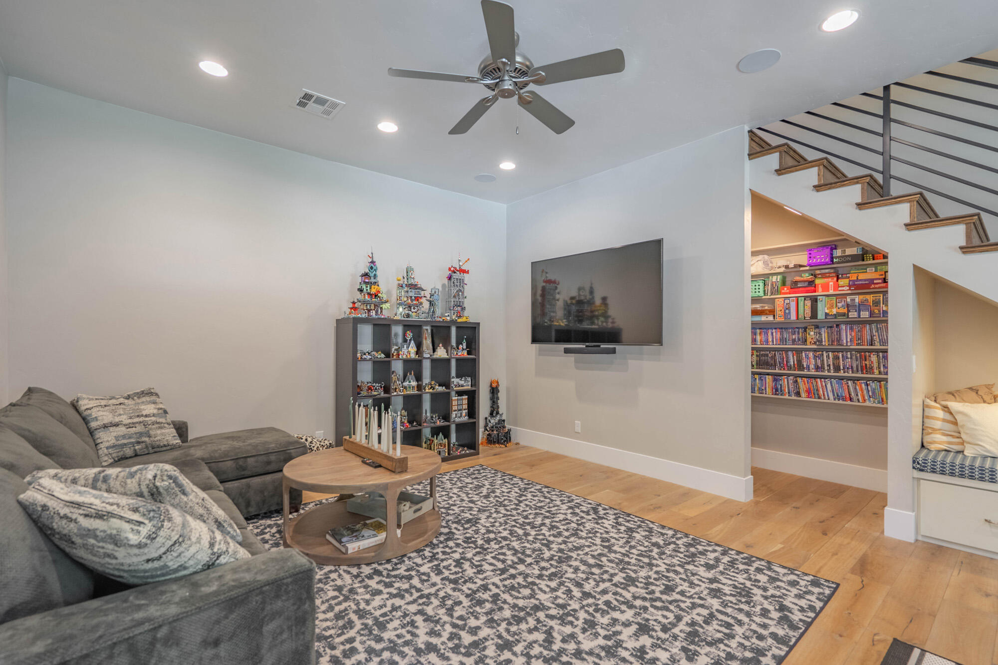 WINDSOR ESTATES - Residential