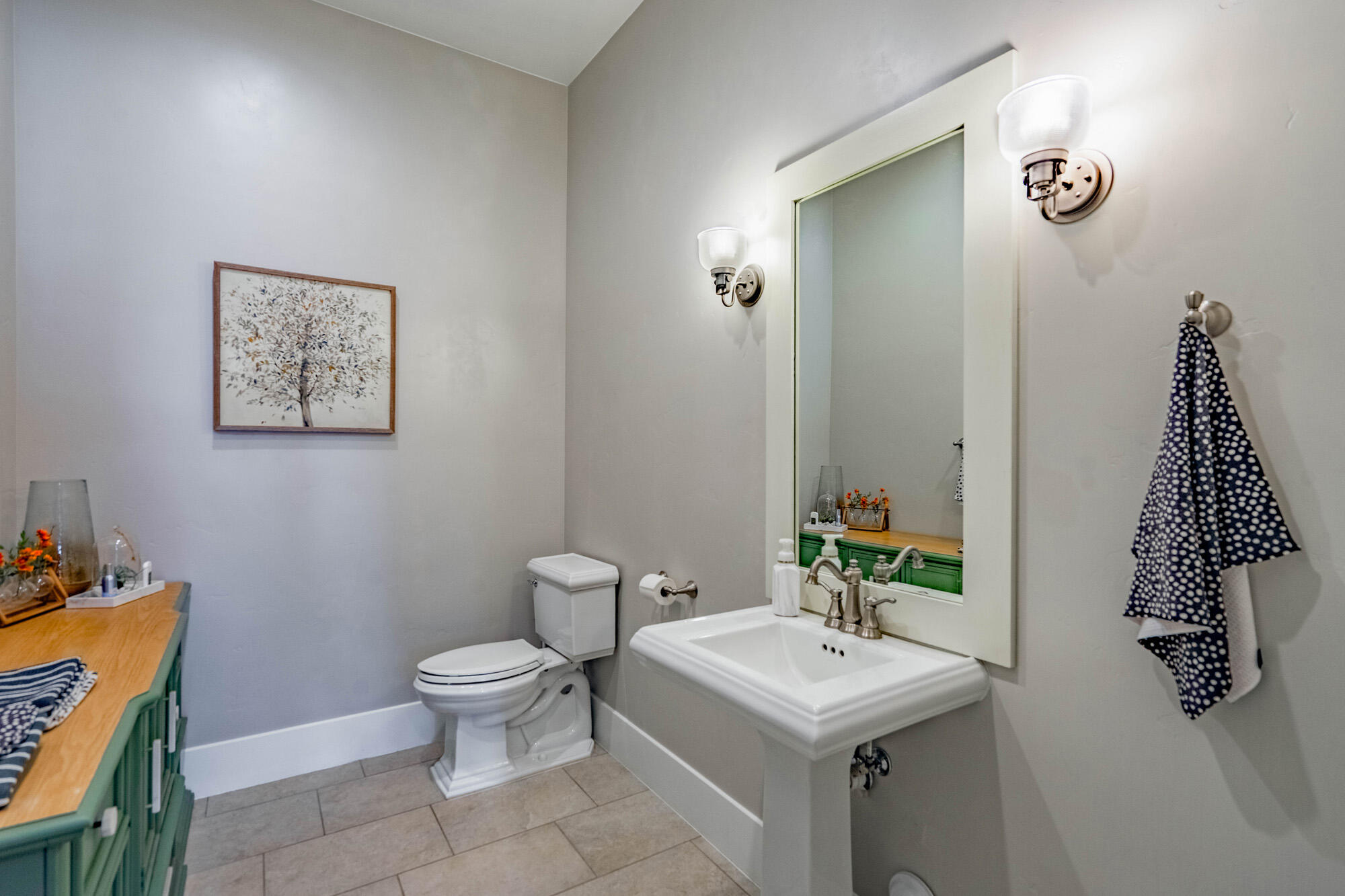 WINDSOR ESTATES - Residential