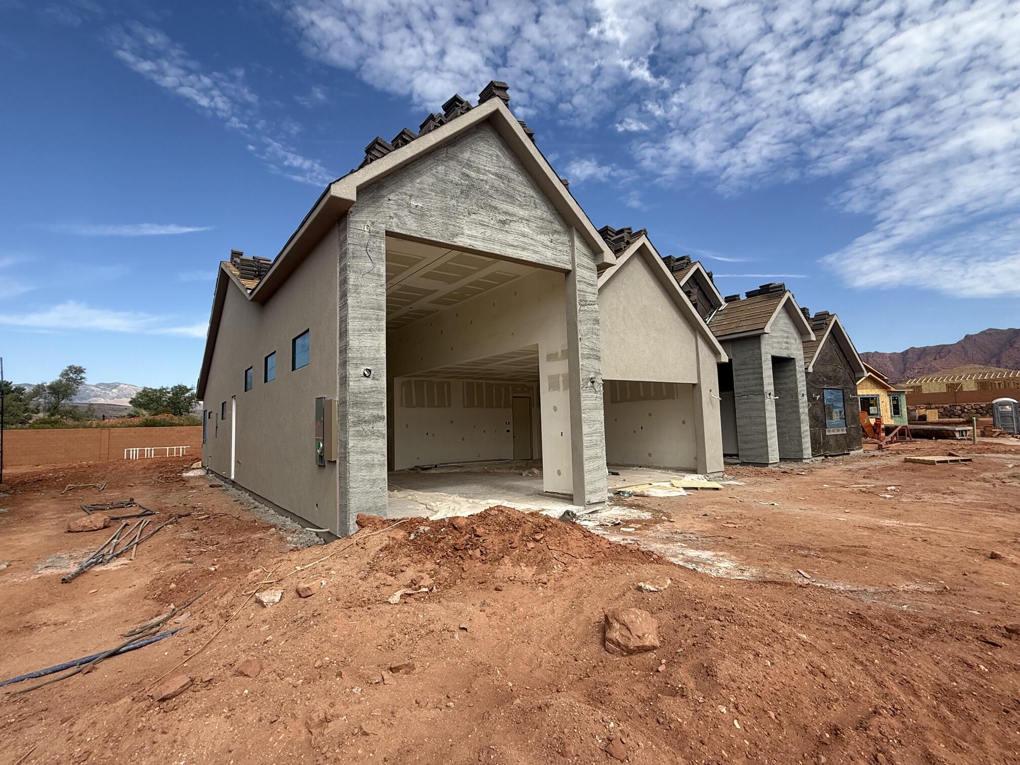 ONYX CANYON - Residential