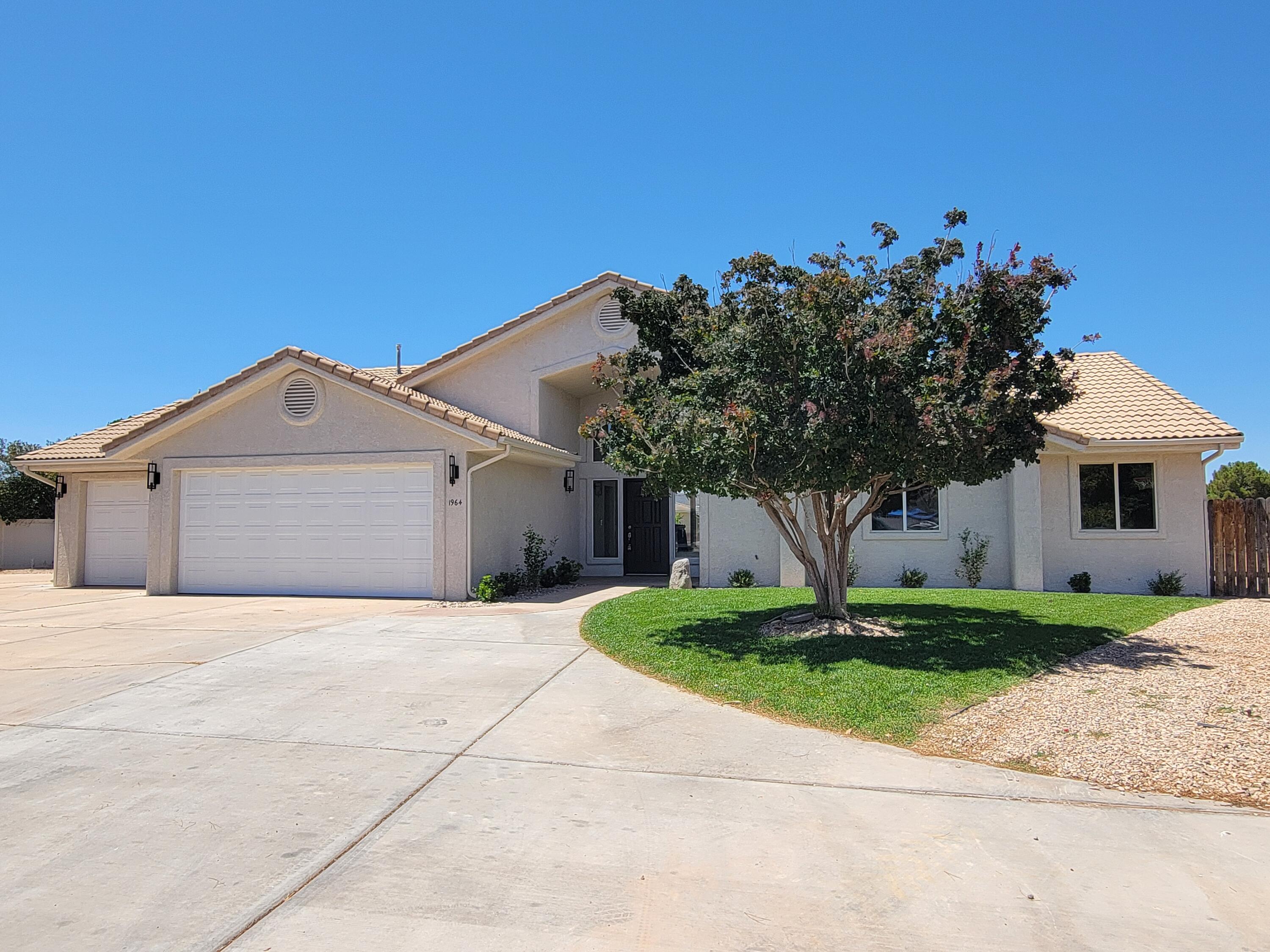 BLOOMINGTON HILLS - Residential