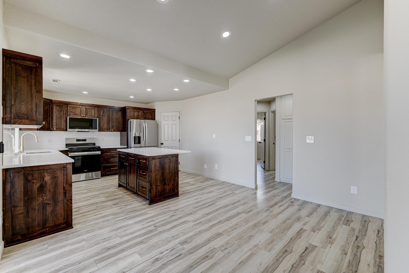 BLOOMINGTON HILLS - Residential