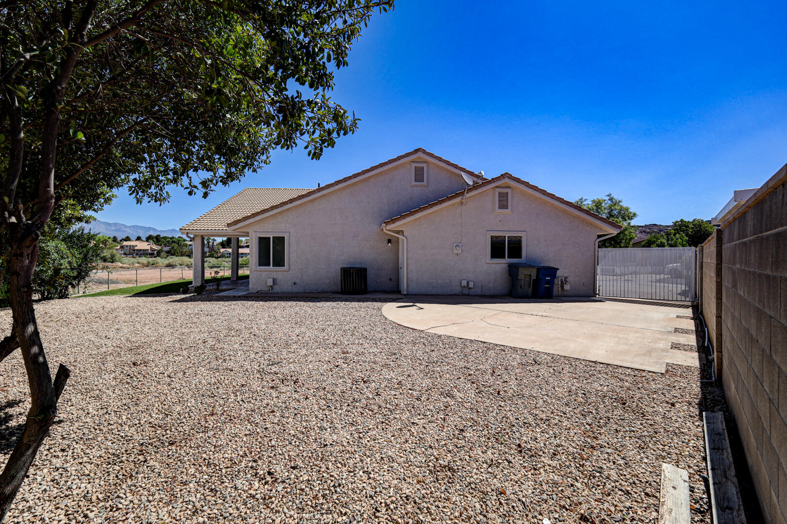 BLOOMINGTON HILLS - Residential