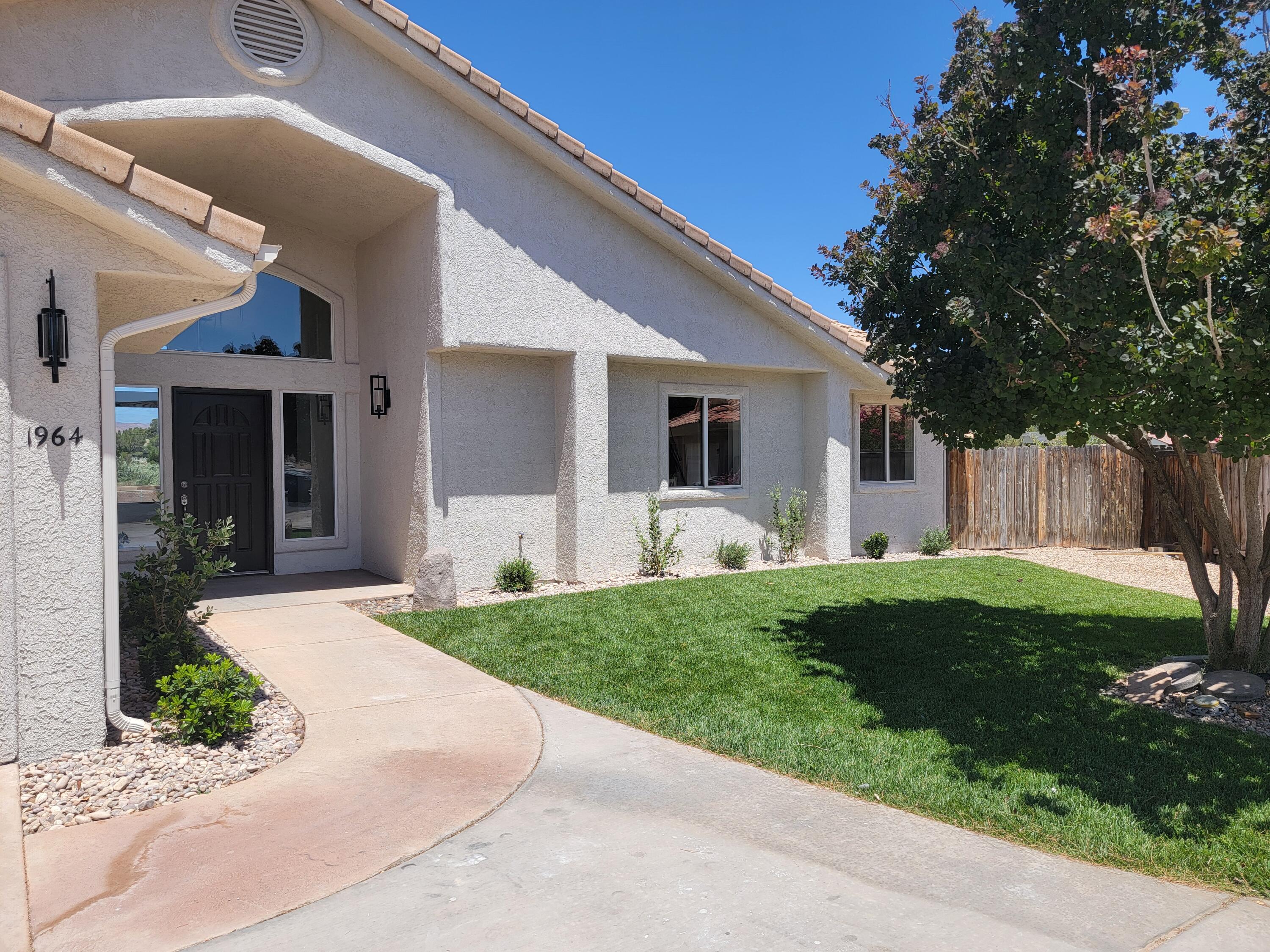 BLOOMINGTON HILLS - Residential