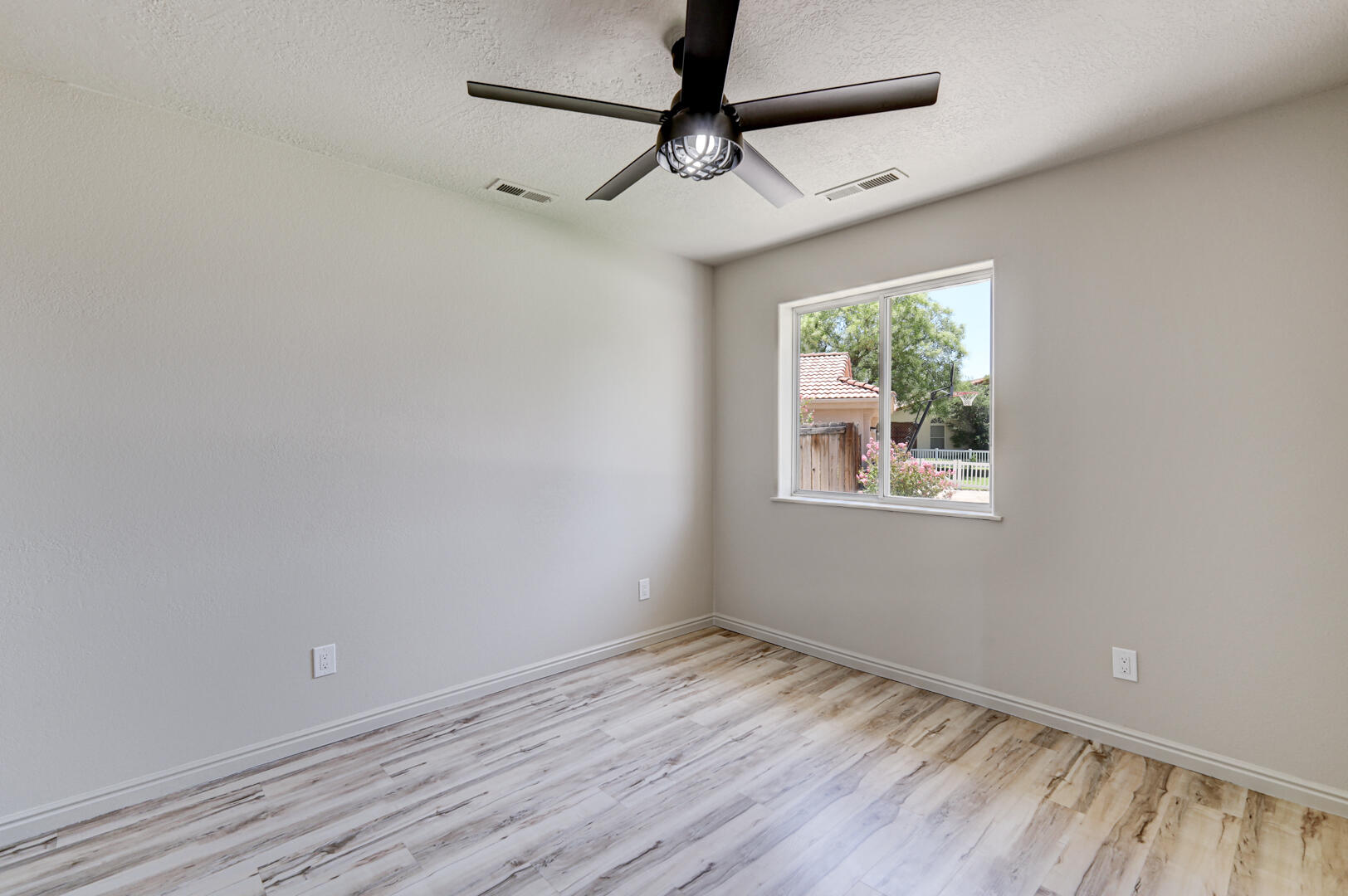 BLOOMINGTON HILLS - Residential