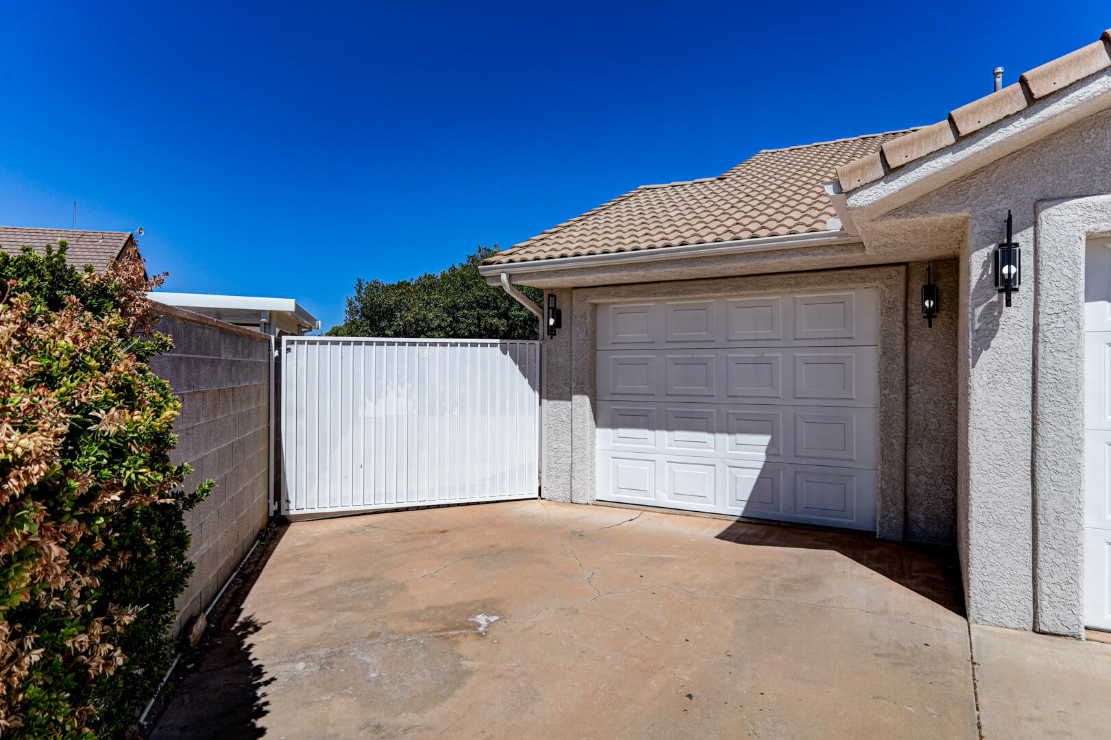 BLOOMINGTON HILLS - Residential