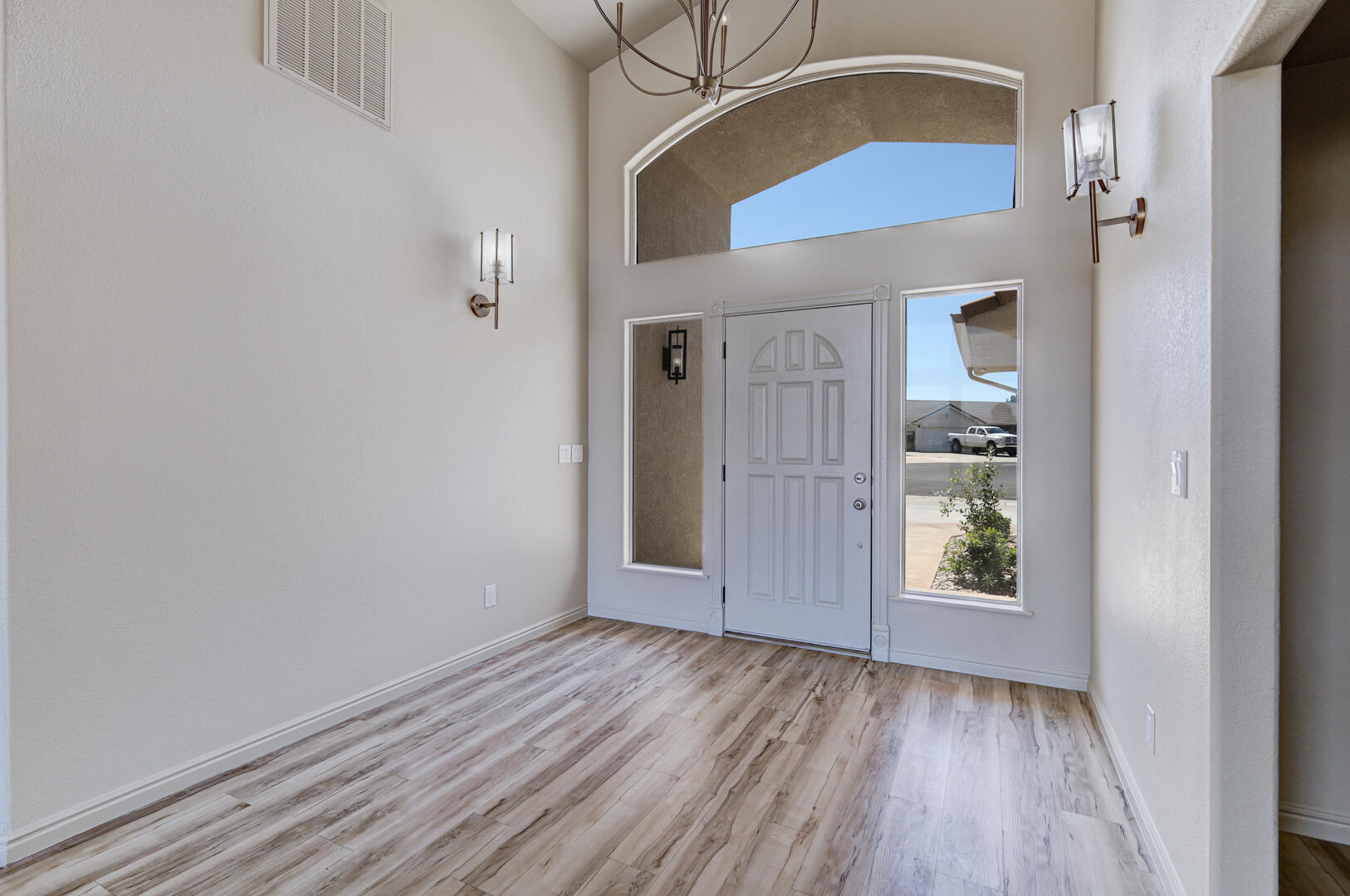 BLOOMINGTON HILLS - Residential