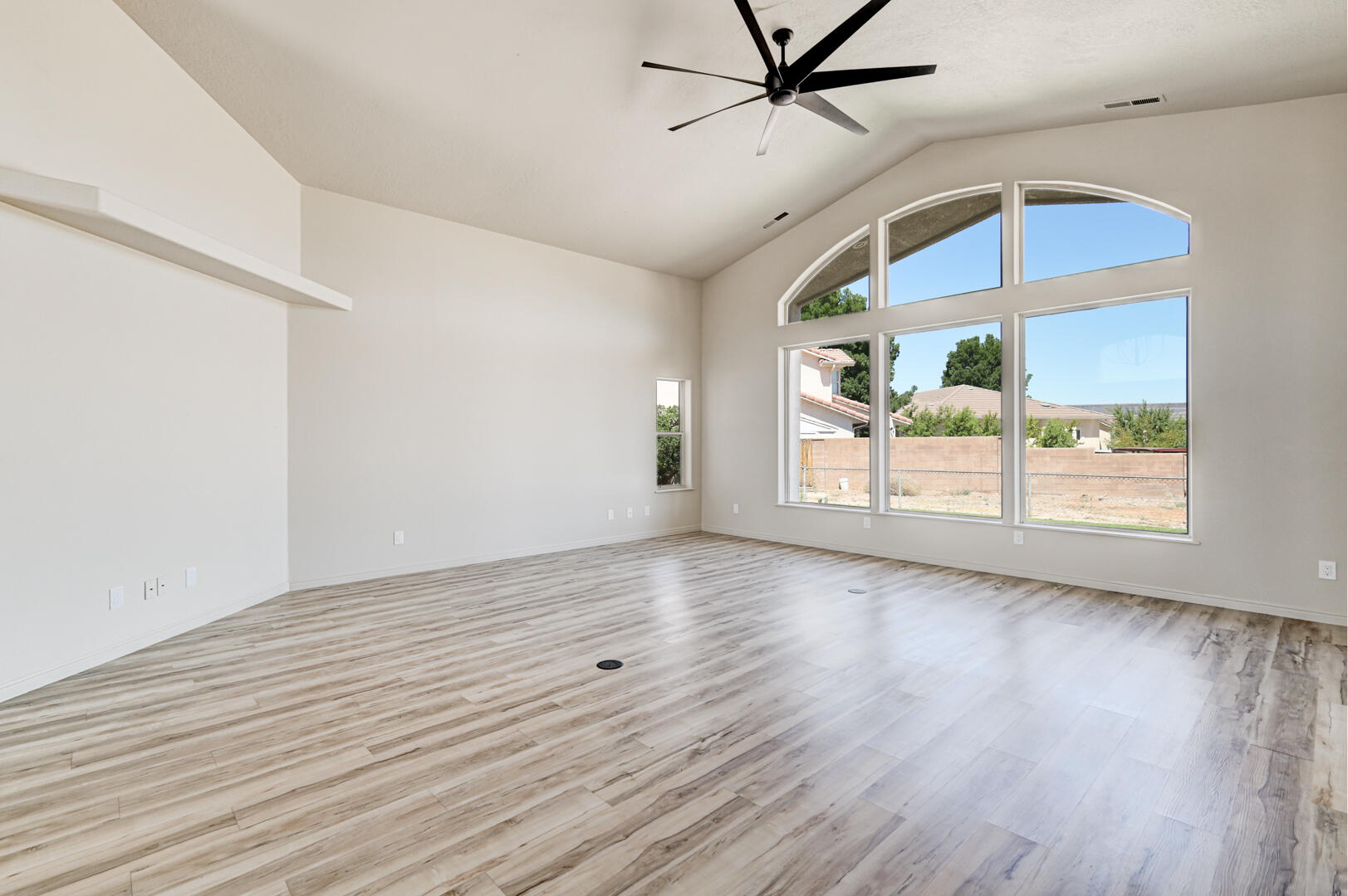 BLOOMINGTON HILLS - Residential