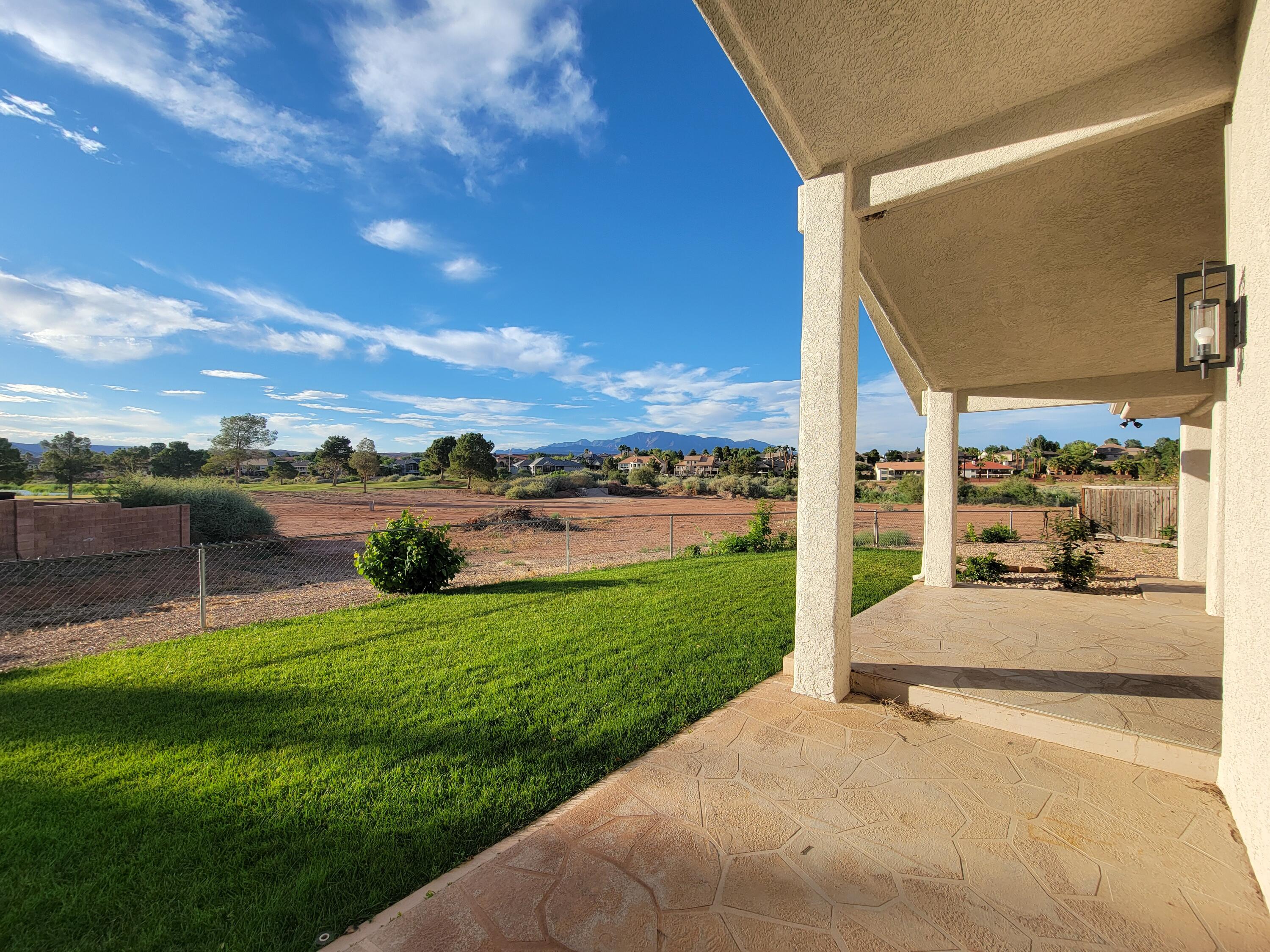 BLOOMINGTON HILLS - Residential