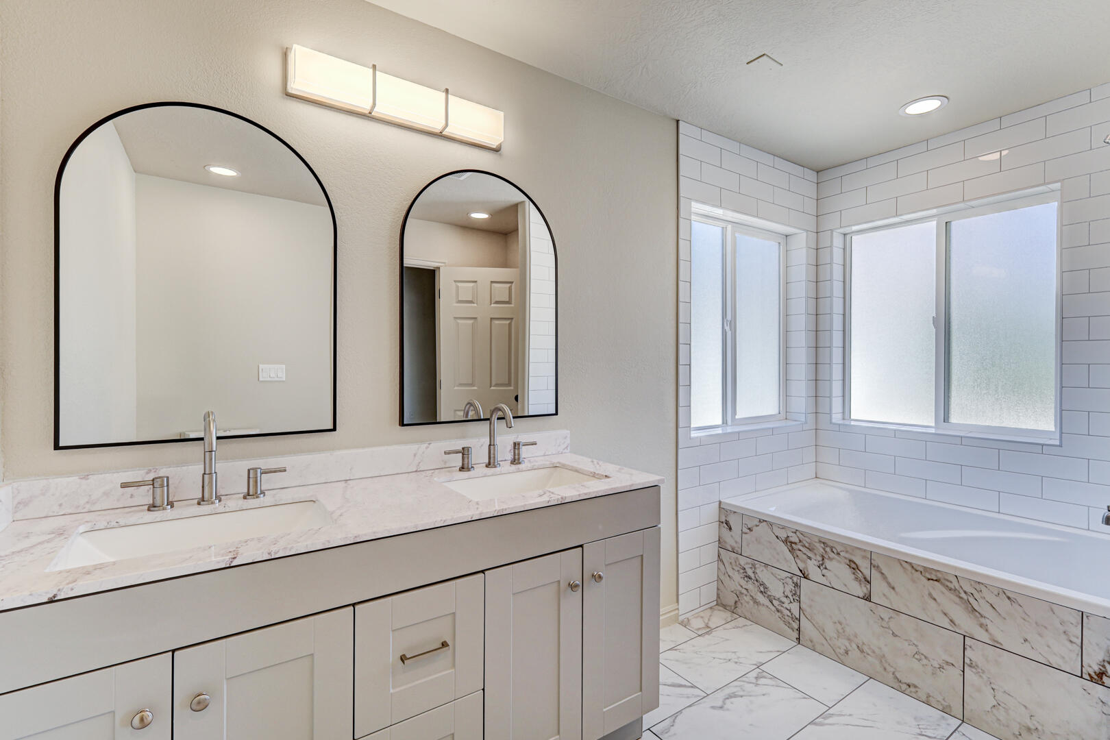 BLOOMINGTON HILLS - Residential