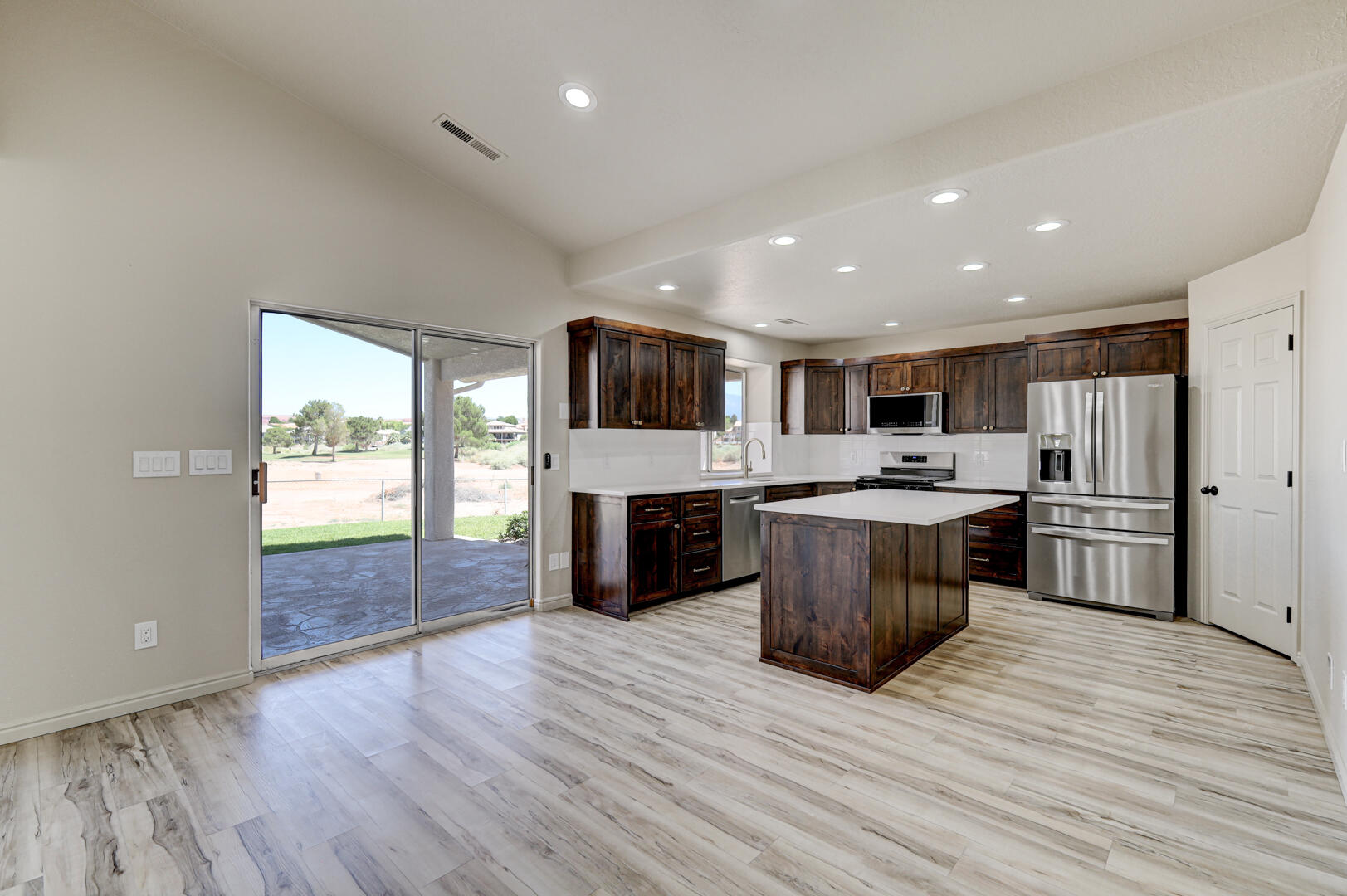 BLOOMINGTON HILLS - Residential