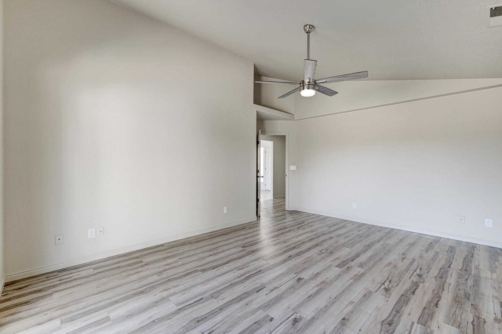 BLOOMINGTON HILLS - Residential