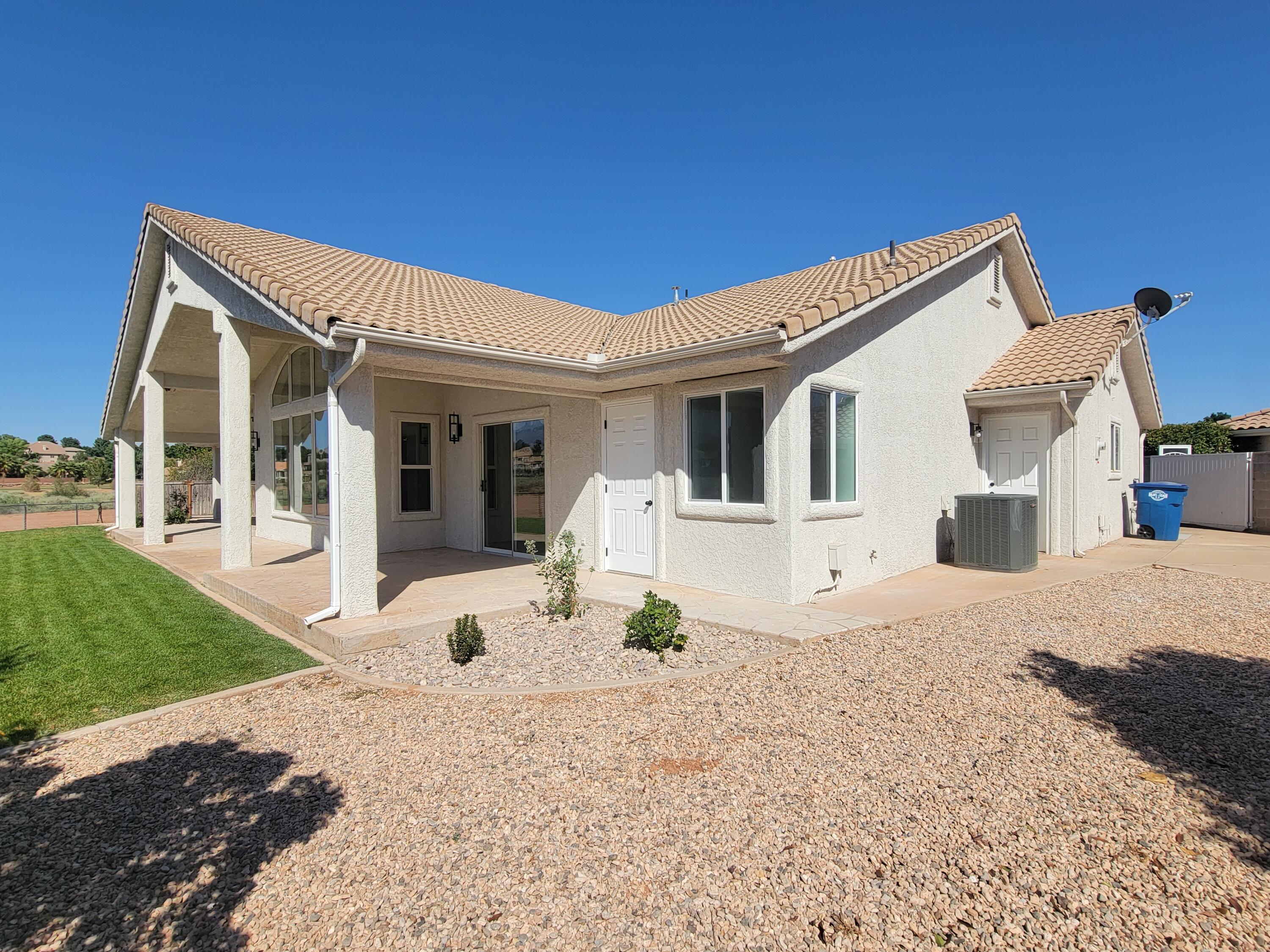 BLOOMINGTON HILLS - Residential