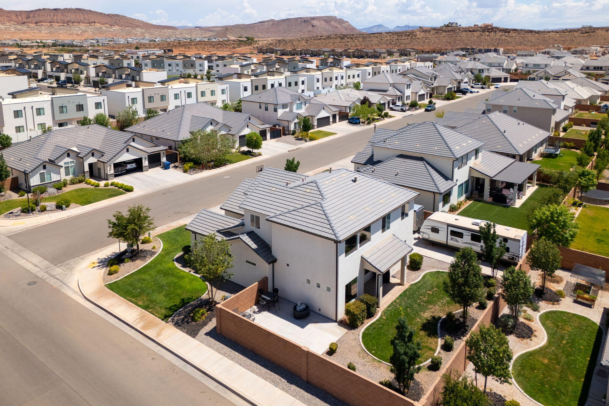 CRIMSON FIELDS - Residential