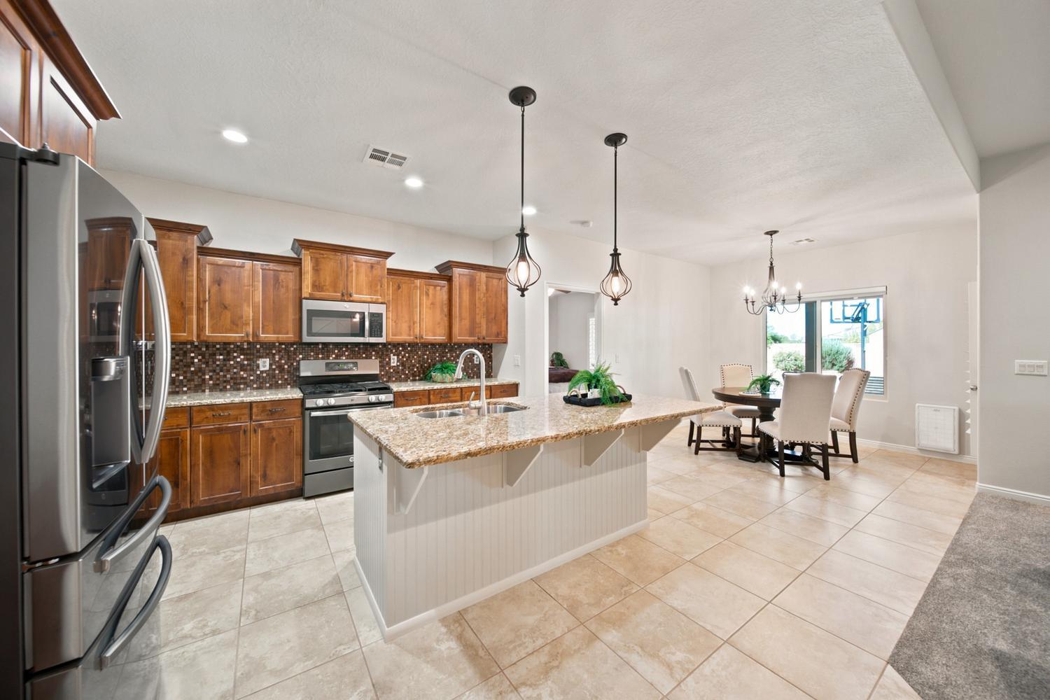 REDWOOD ESTATES - Residential
