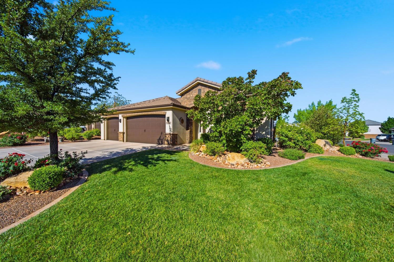 REDWOOD ESTATES - Residential