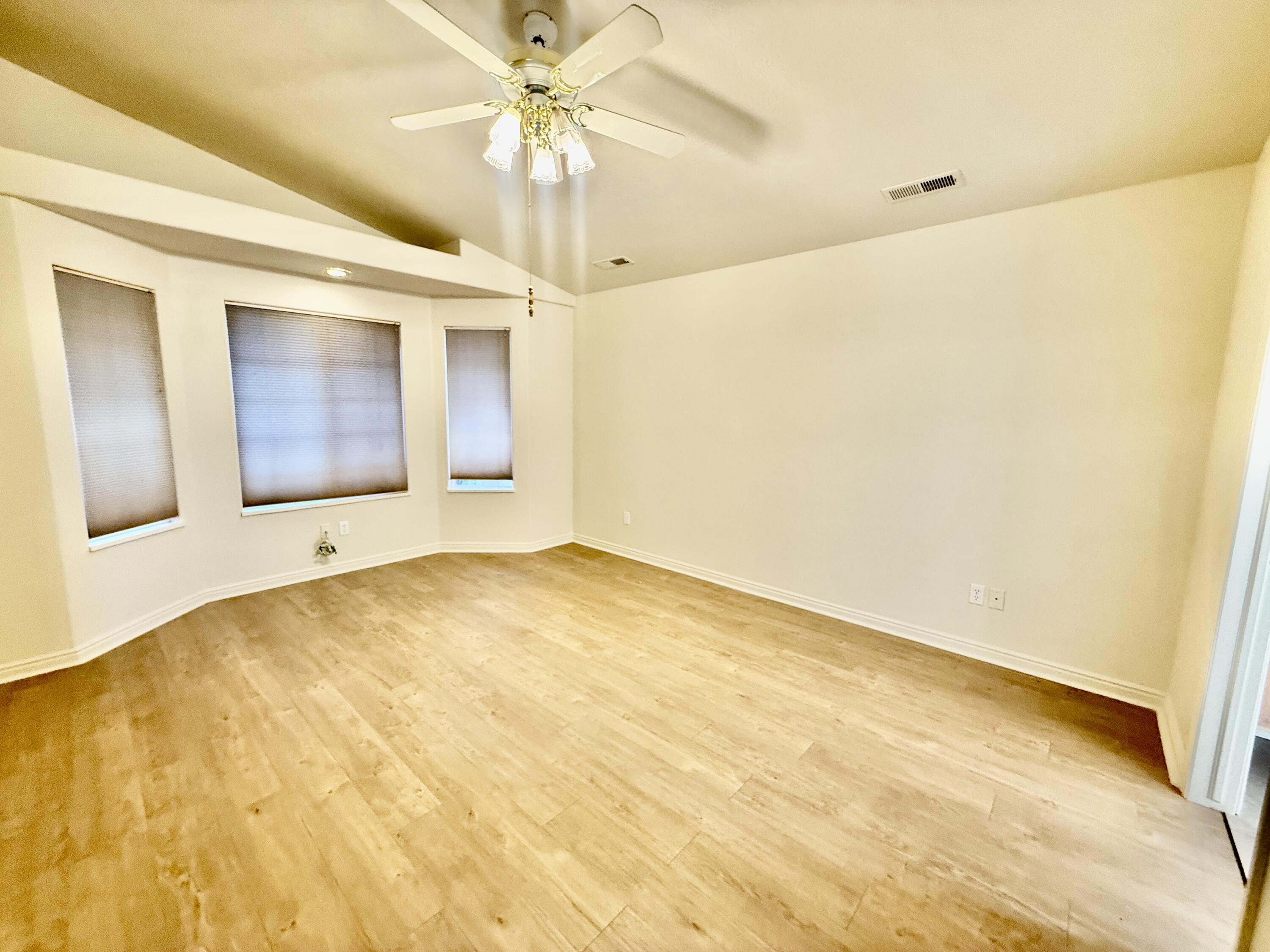 BLOOMINGTON HILLS - Residential