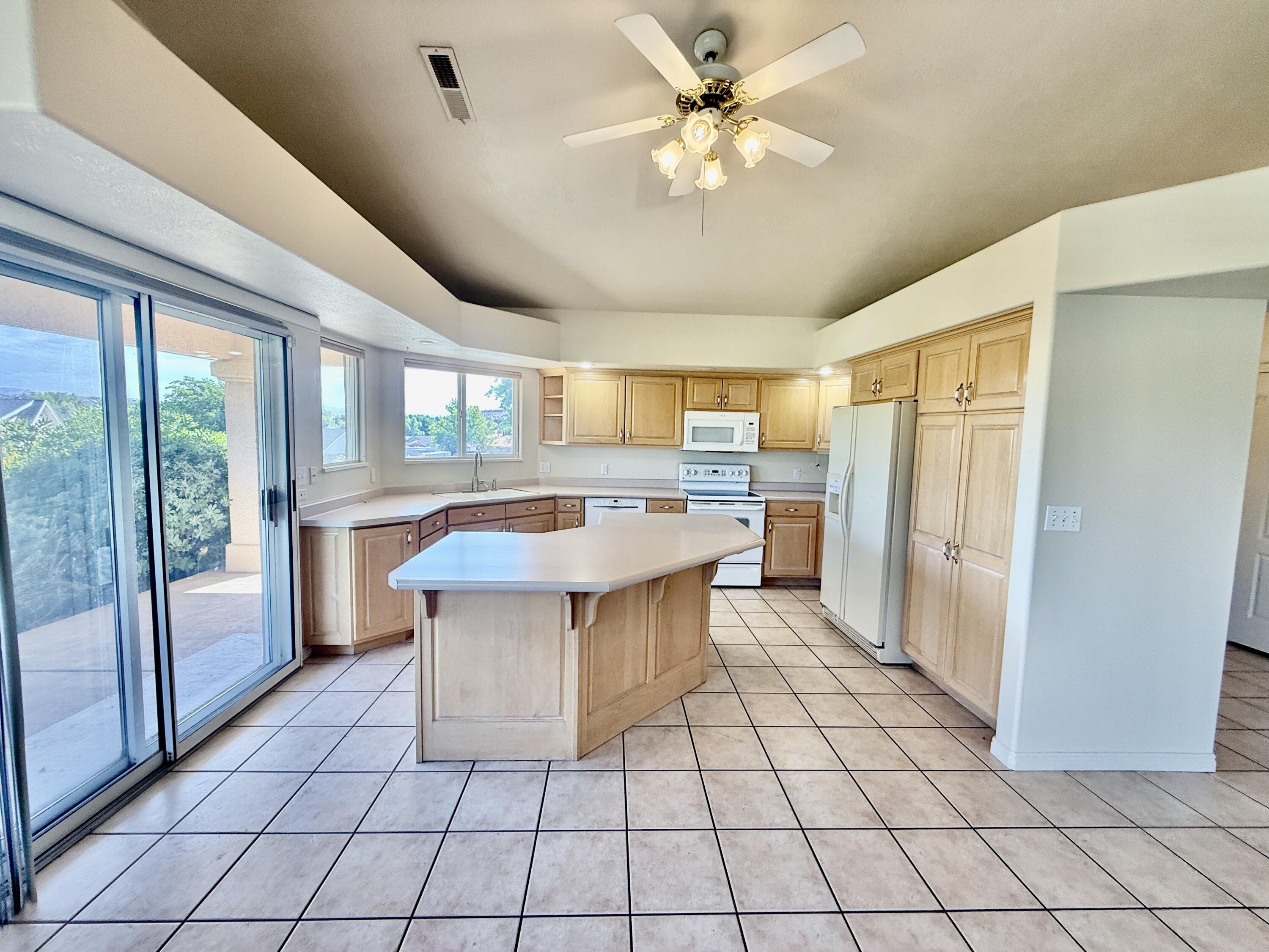 BLOOMINGTON HILLS - Residential