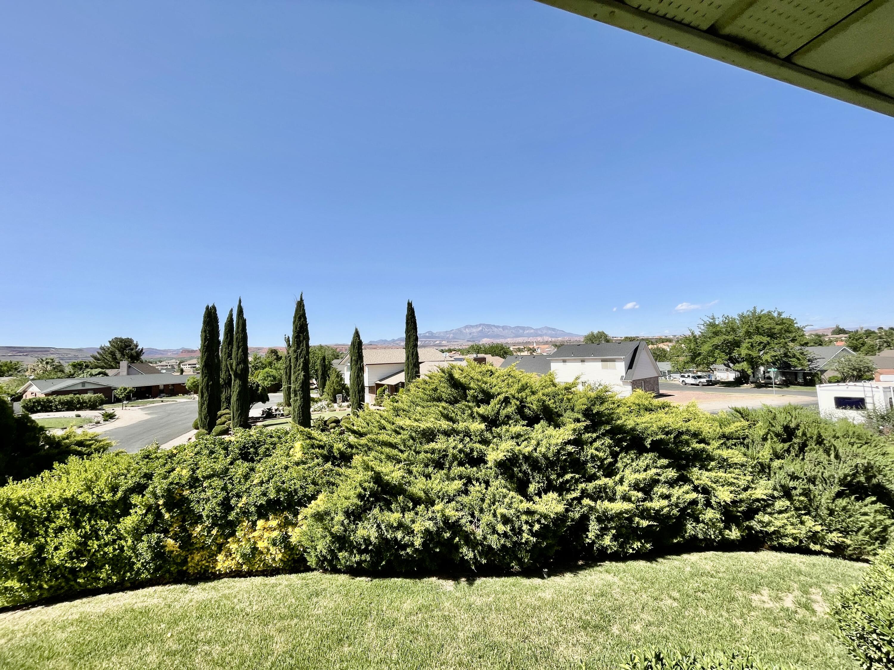 BLOOMINGTON HILLS - Residential