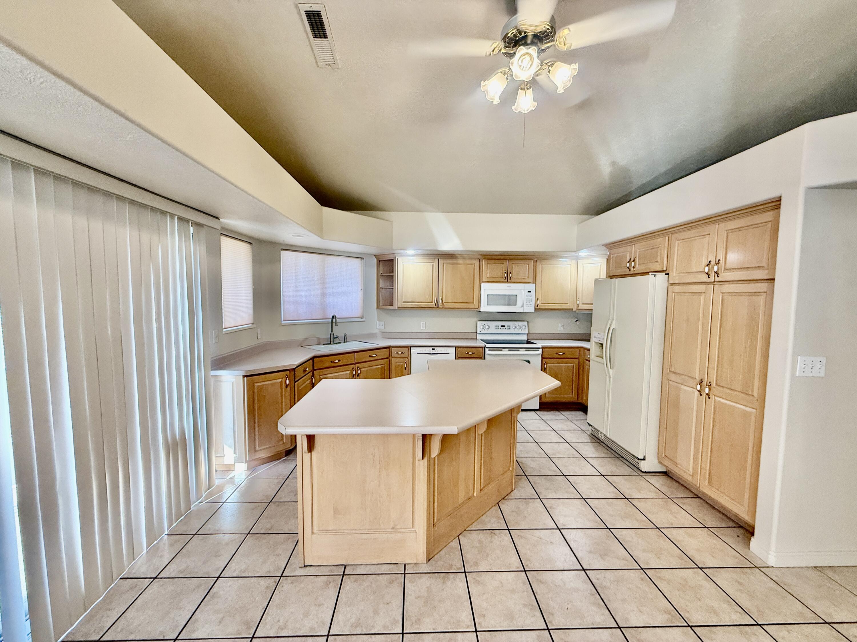 BLOOMINGTON HILLS - Residential