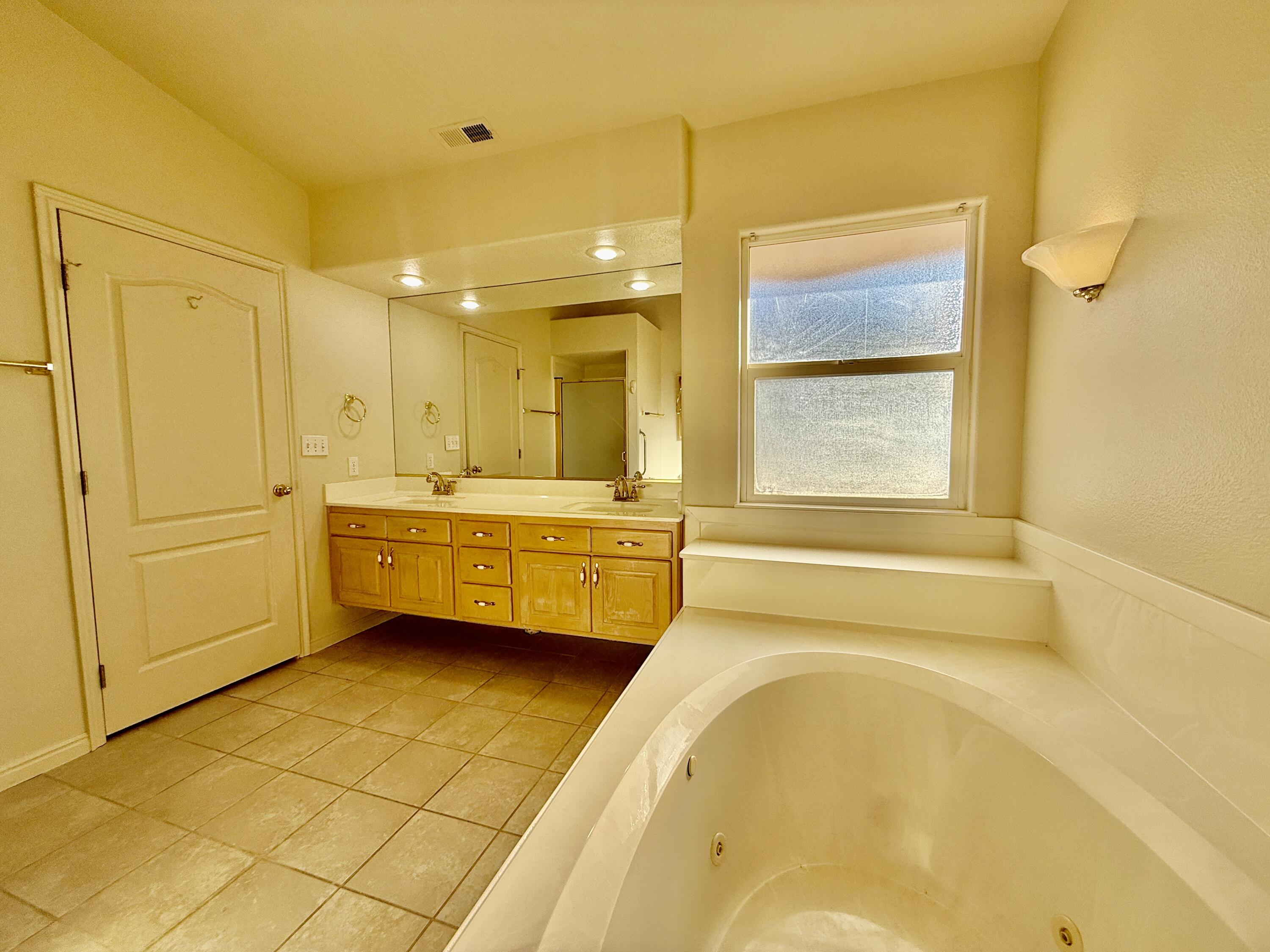 BLOOMINGTON HILLS - Residential
