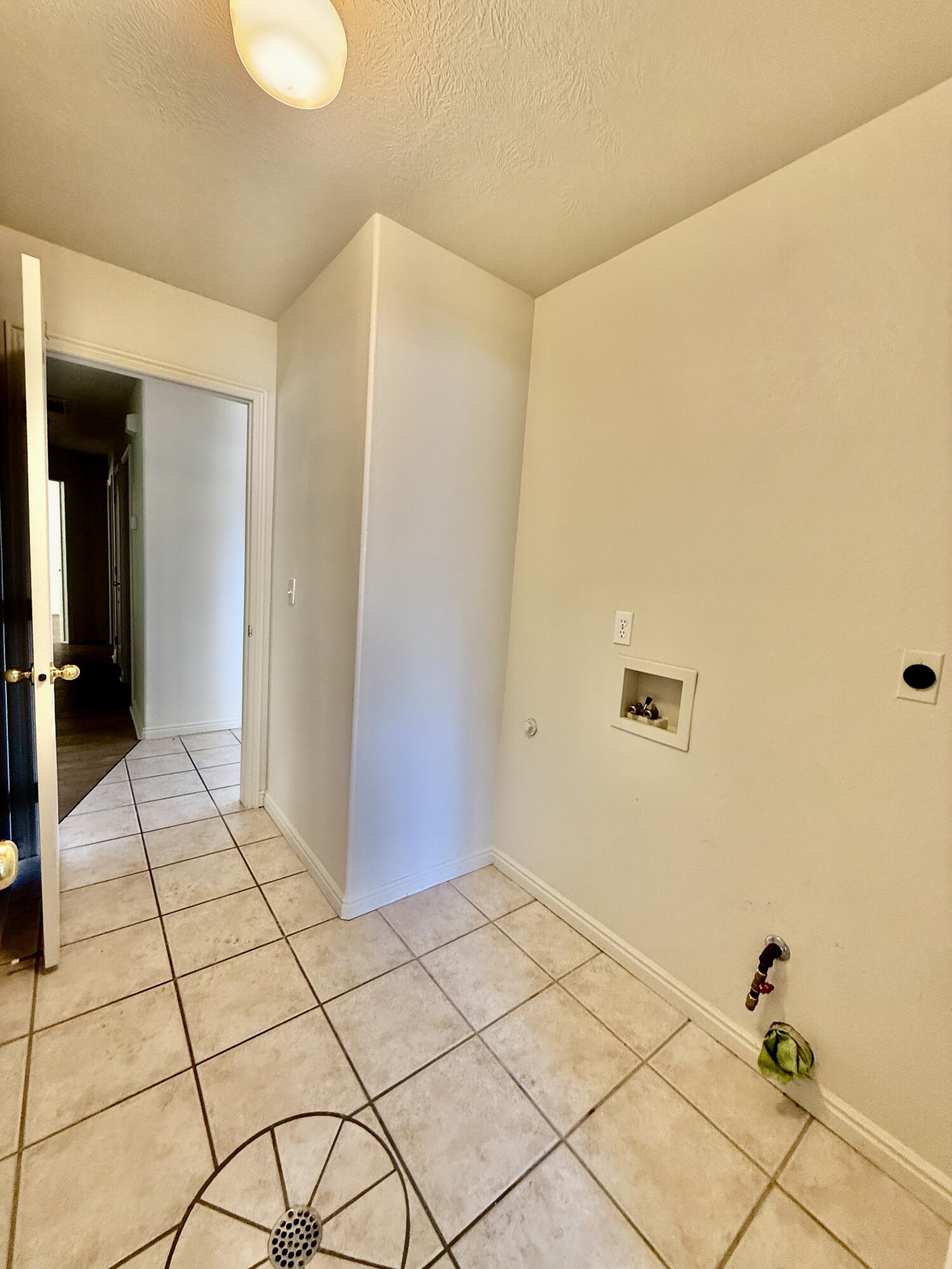 BLOOMINGTON HILLS - Residential