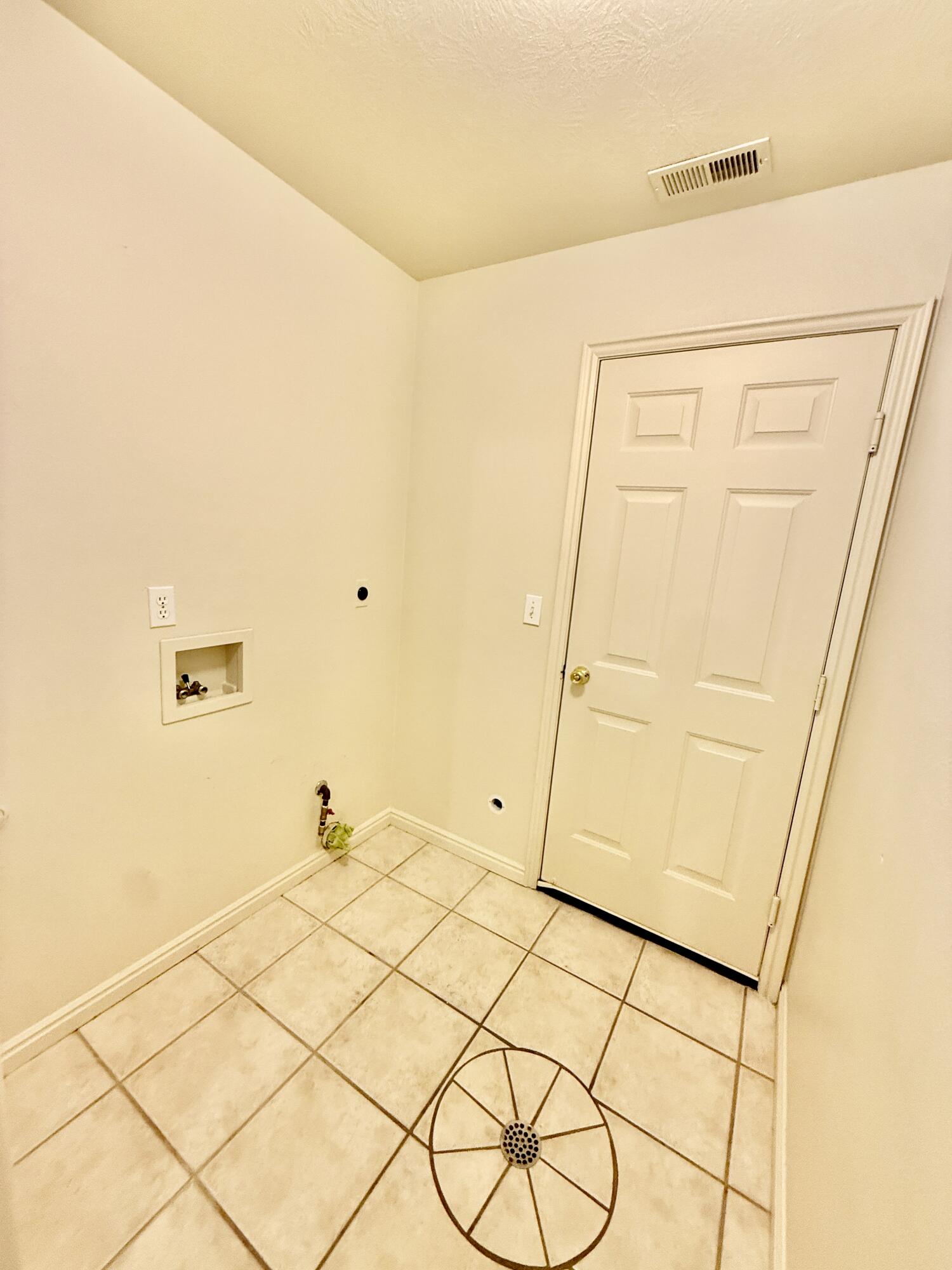BLOOMINGTON HILLS - Residential