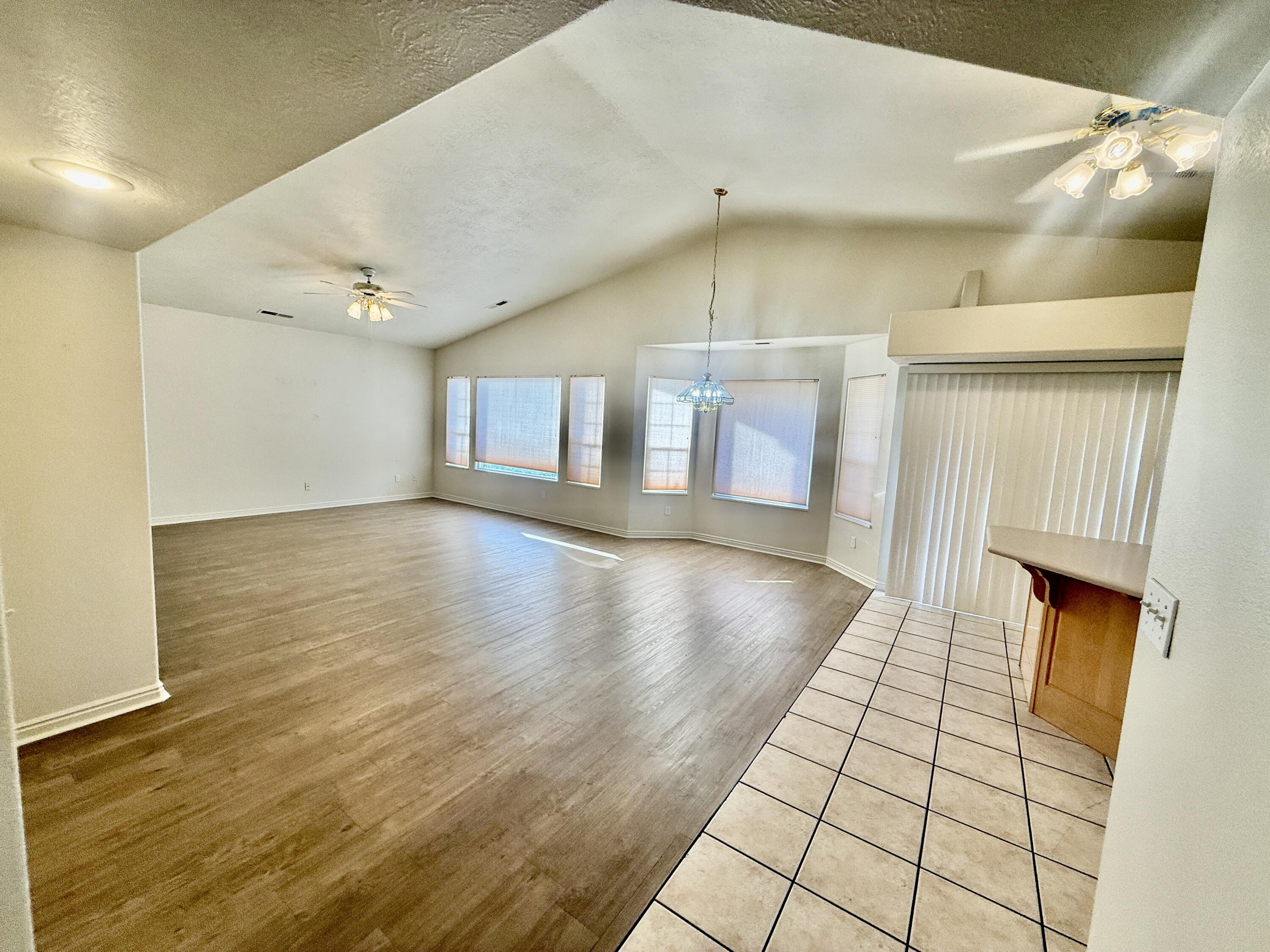 BLOOMINGTON HILLS - Residential