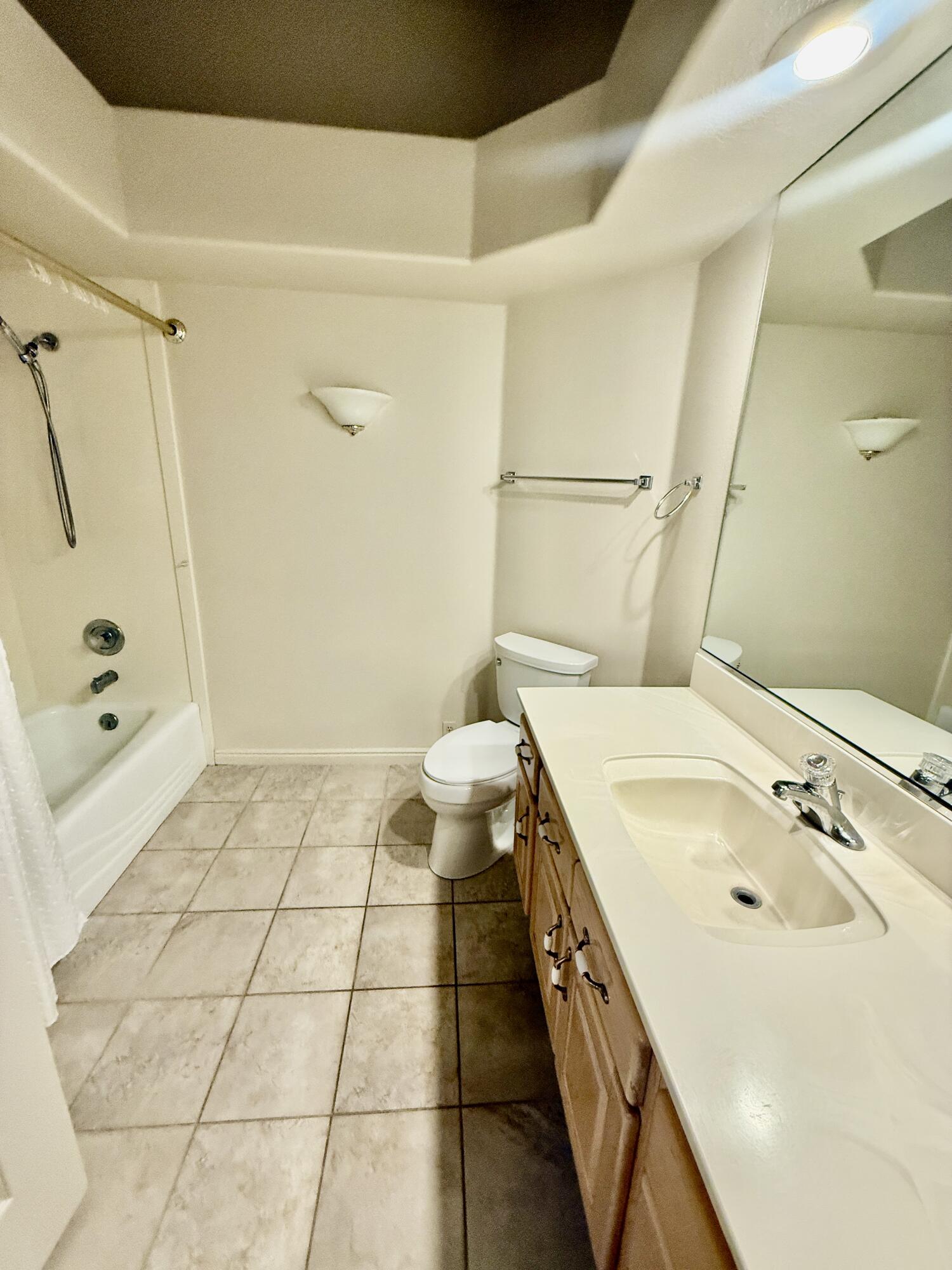 BLOOMINGTON HILLS - Residential