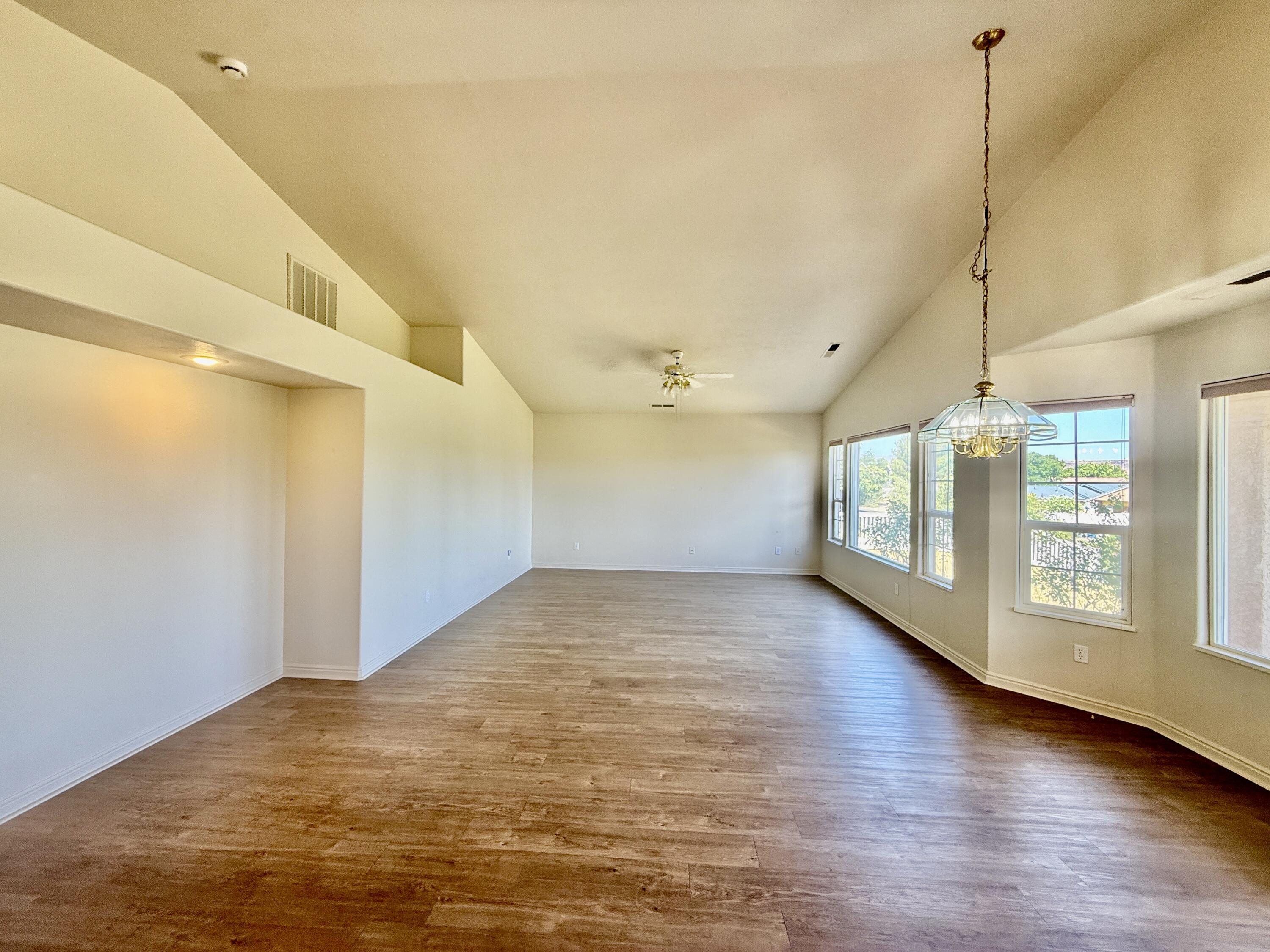 BLOOMINGTON HILLS - Residential