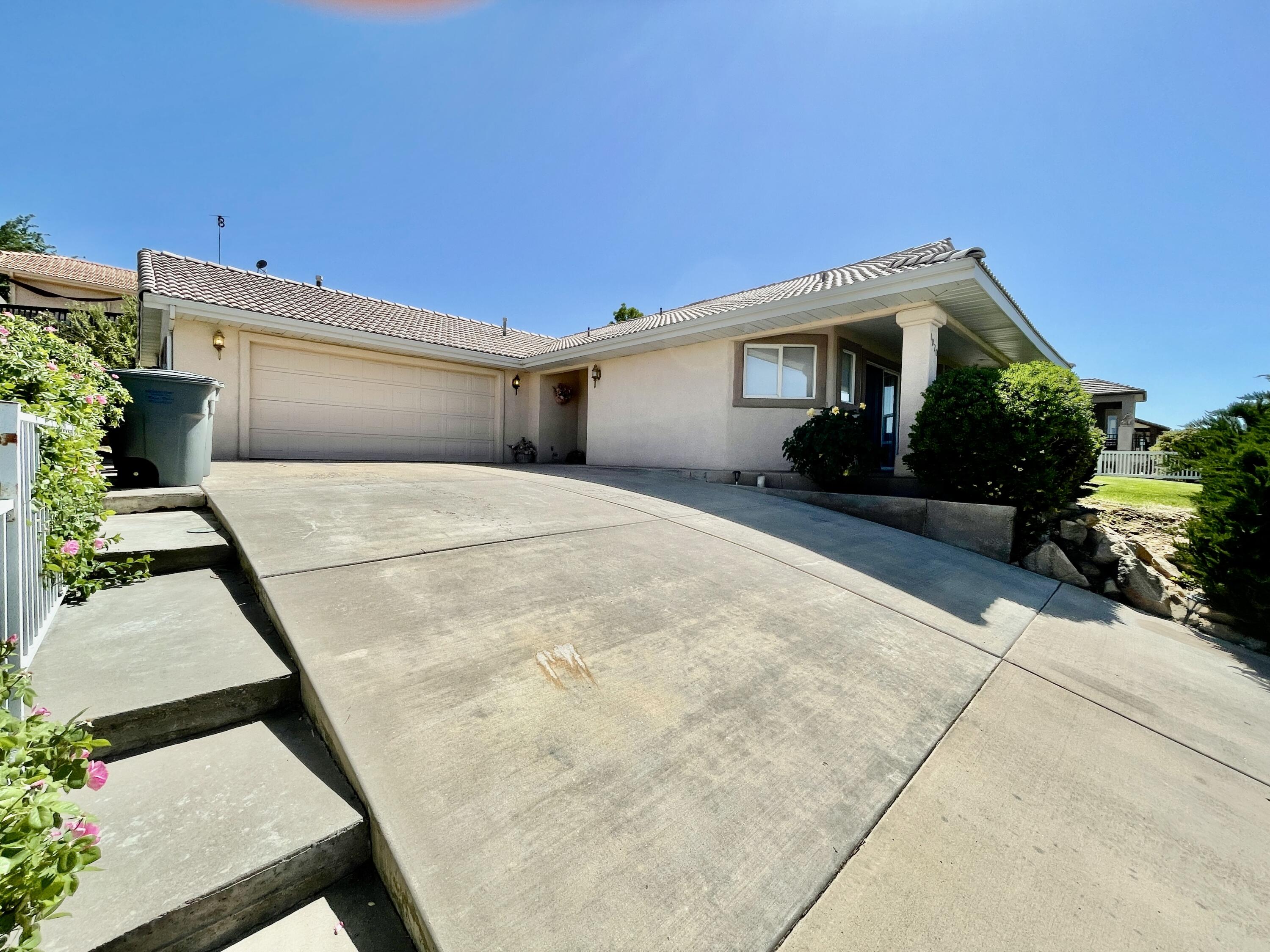 BLOOMINGTON HILLS - Residential