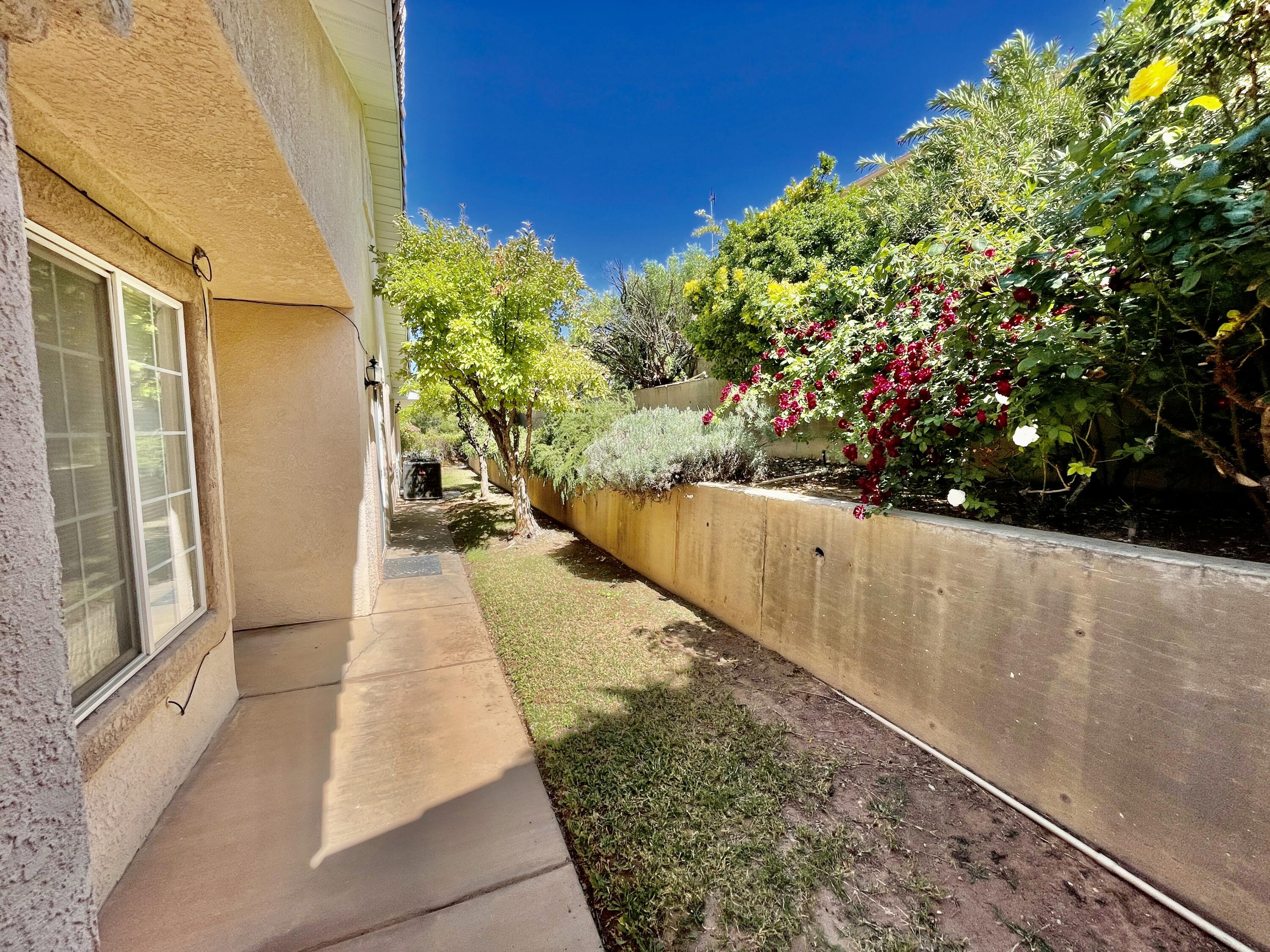BLOOMINGTON HILLS - Residential