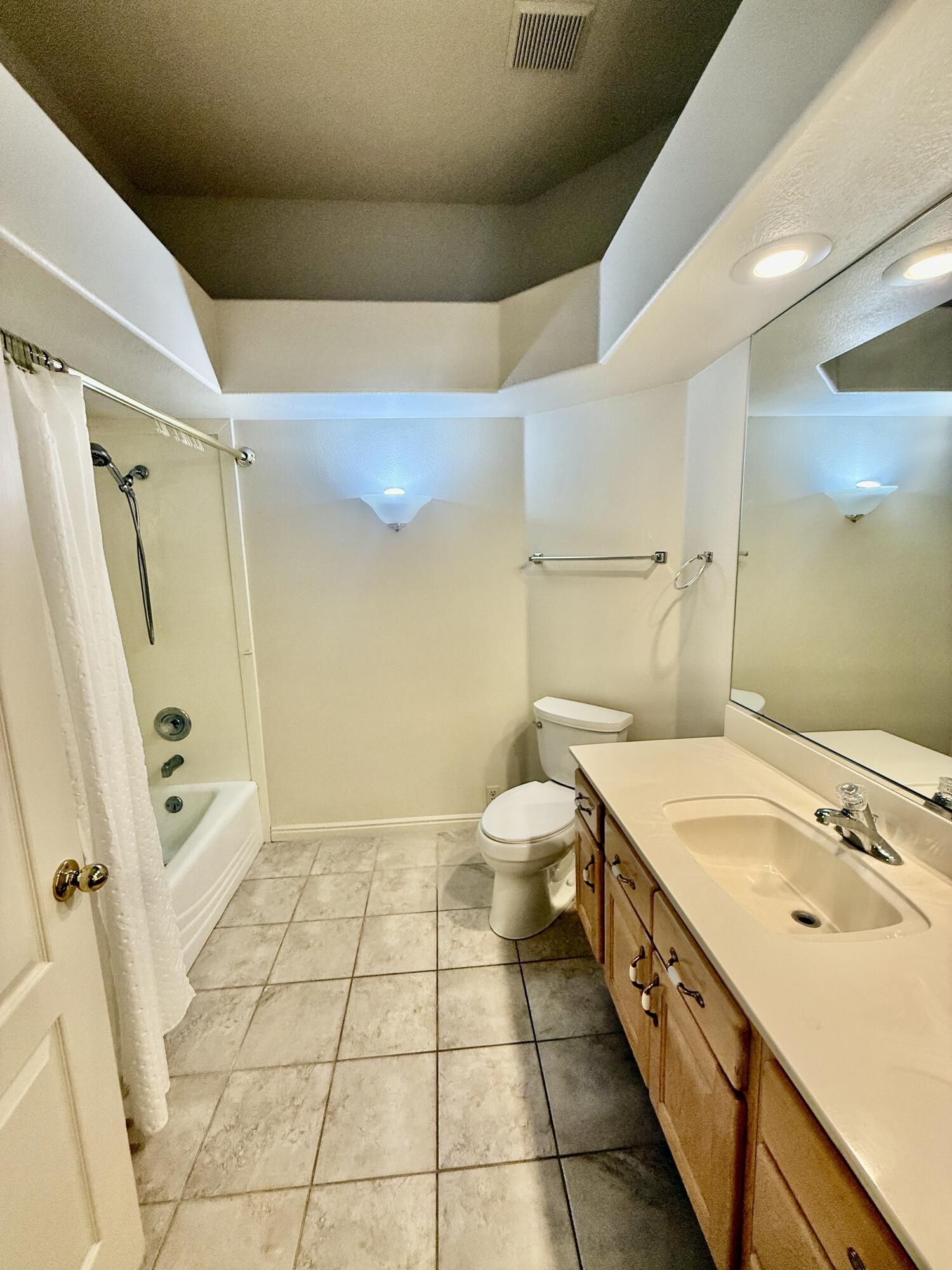BLOOMINGTON HILLS - Residential