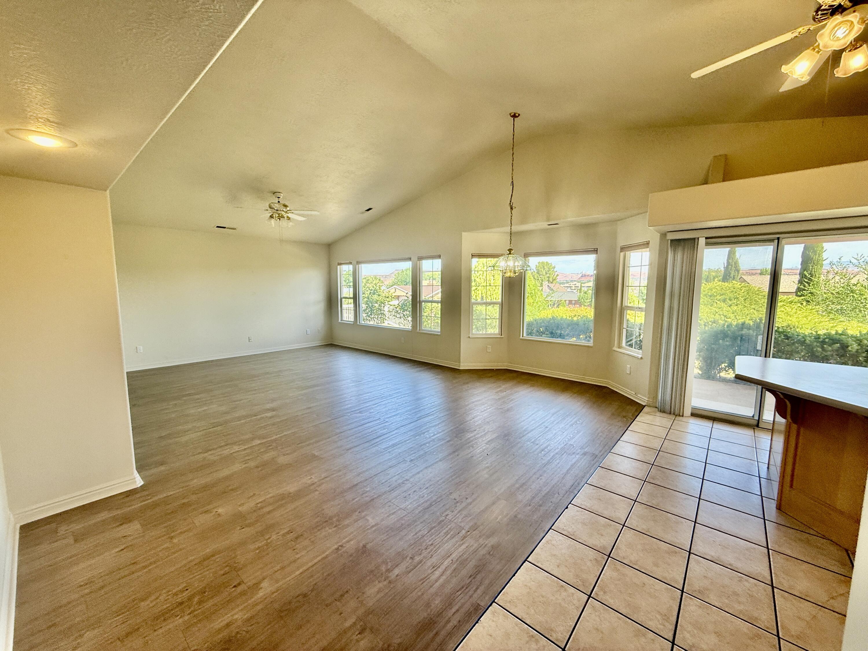 BLOOMINGTON HILLS - Residential
