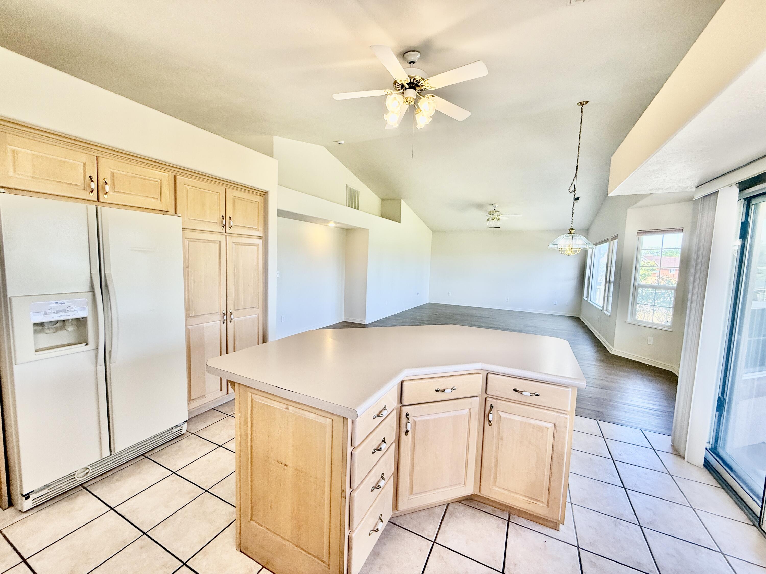 BLOOMINGTON HILLS - Residential