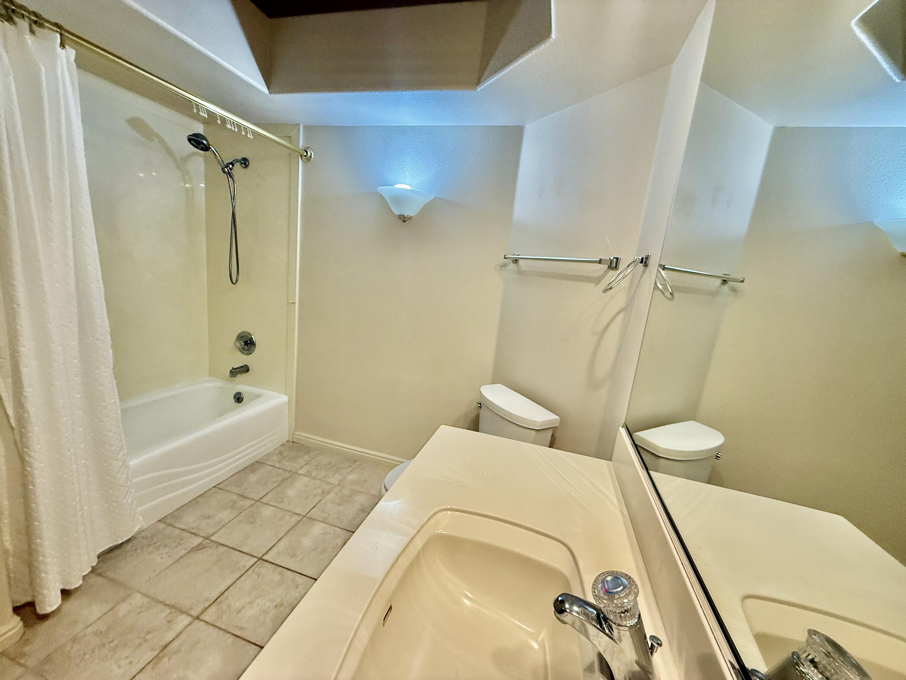 BLOOMINGTON HILLS - Residential