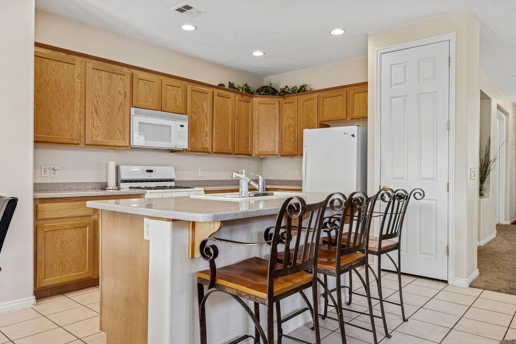 CORAL CANYON - Residential