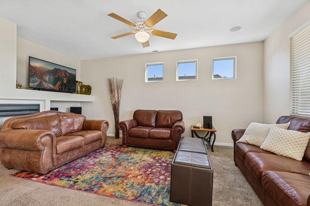 CORAL CANYON - Residential