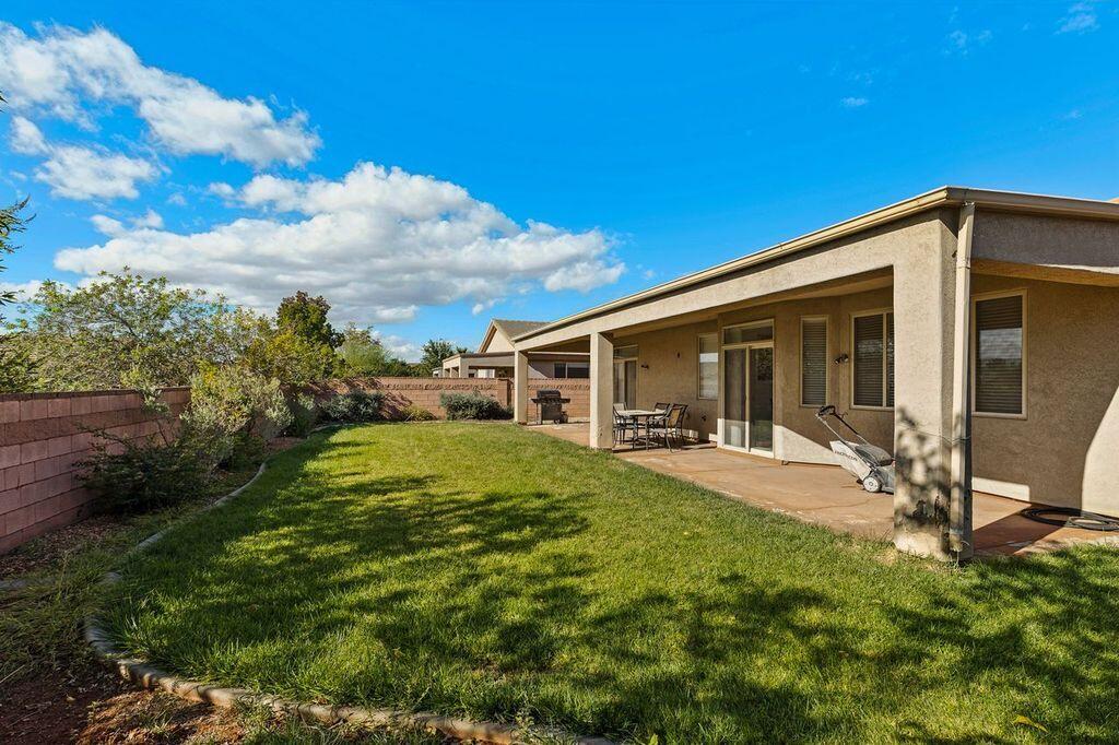 CORAL CANYON - Residential