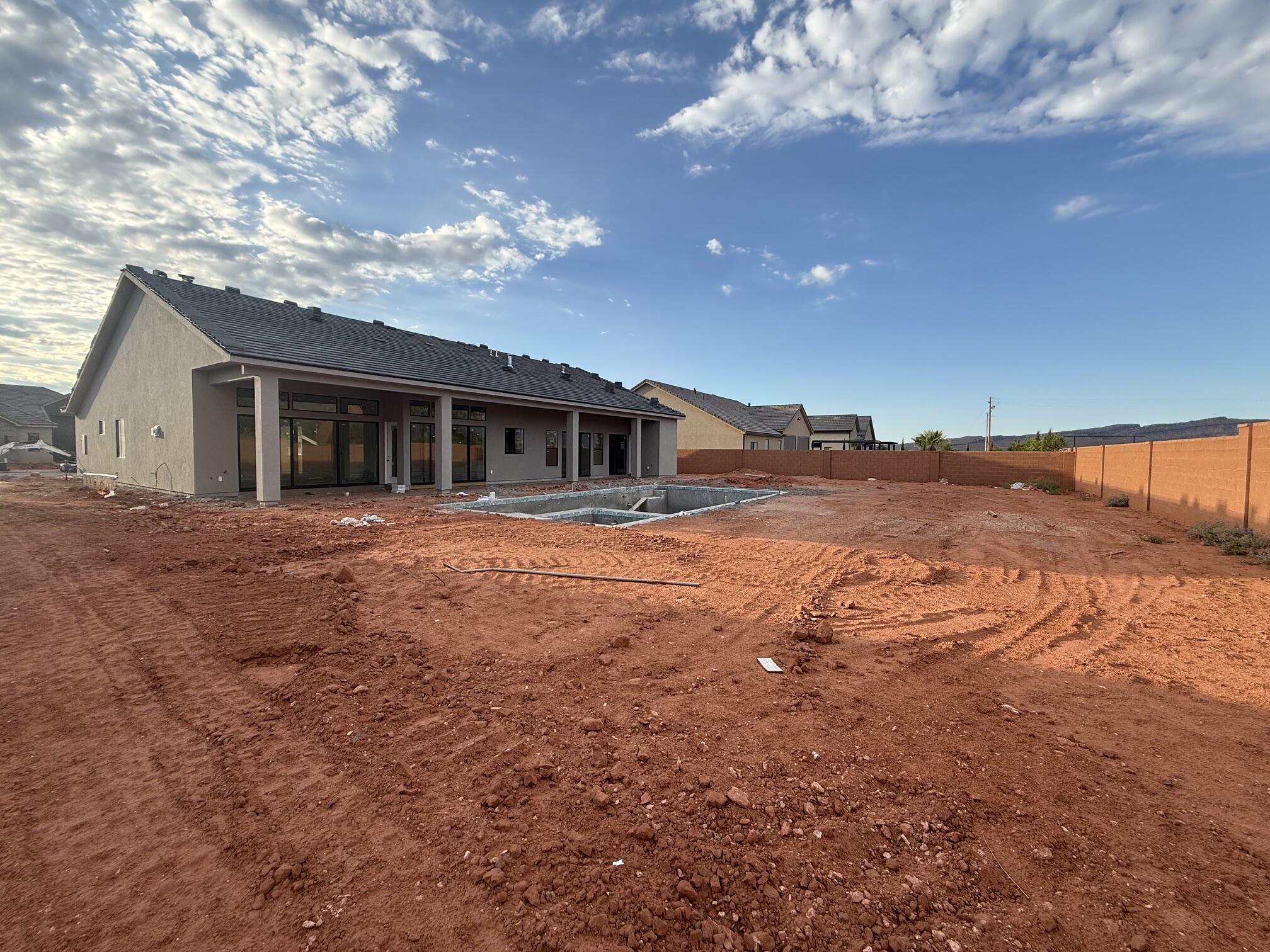 ONYX CANYON - Residential