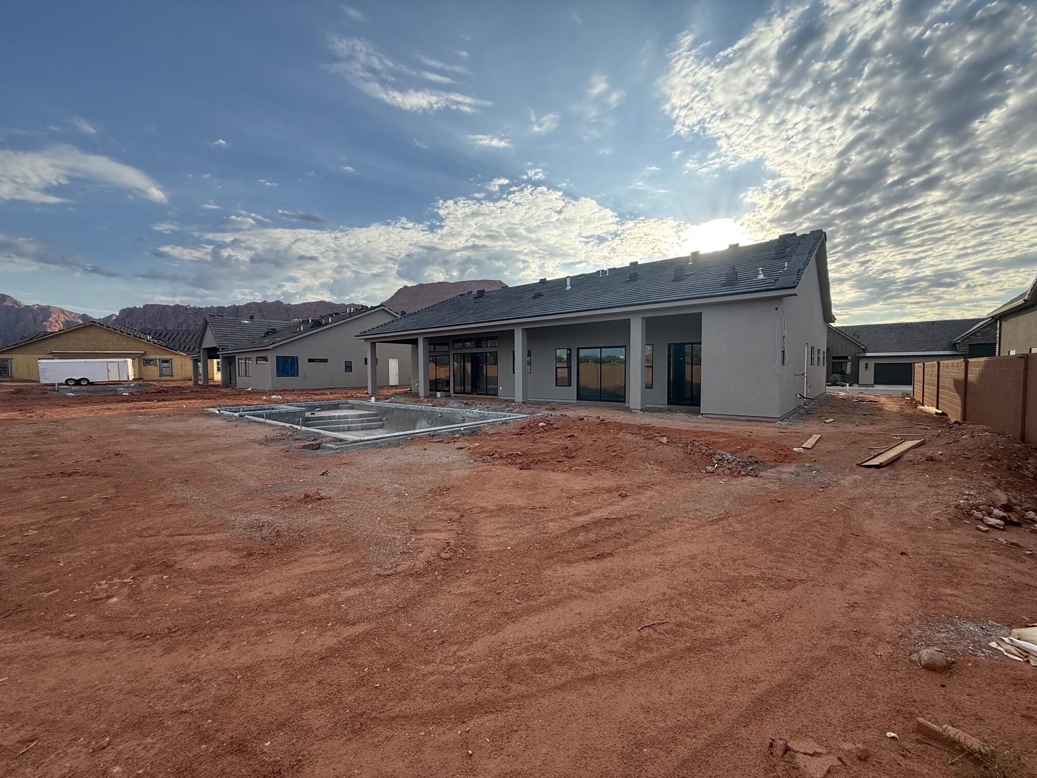 ONYX CANYON - Residential