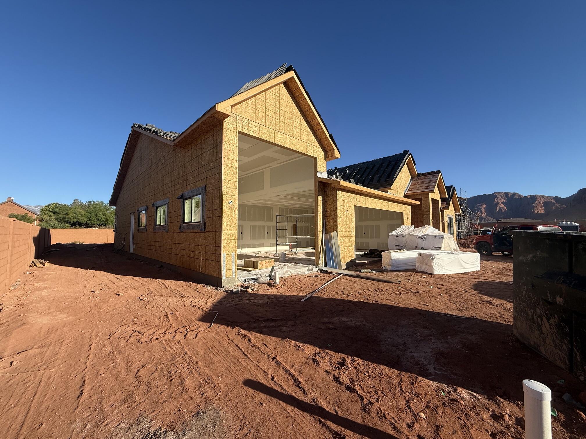 ONYX CANYON - Residential