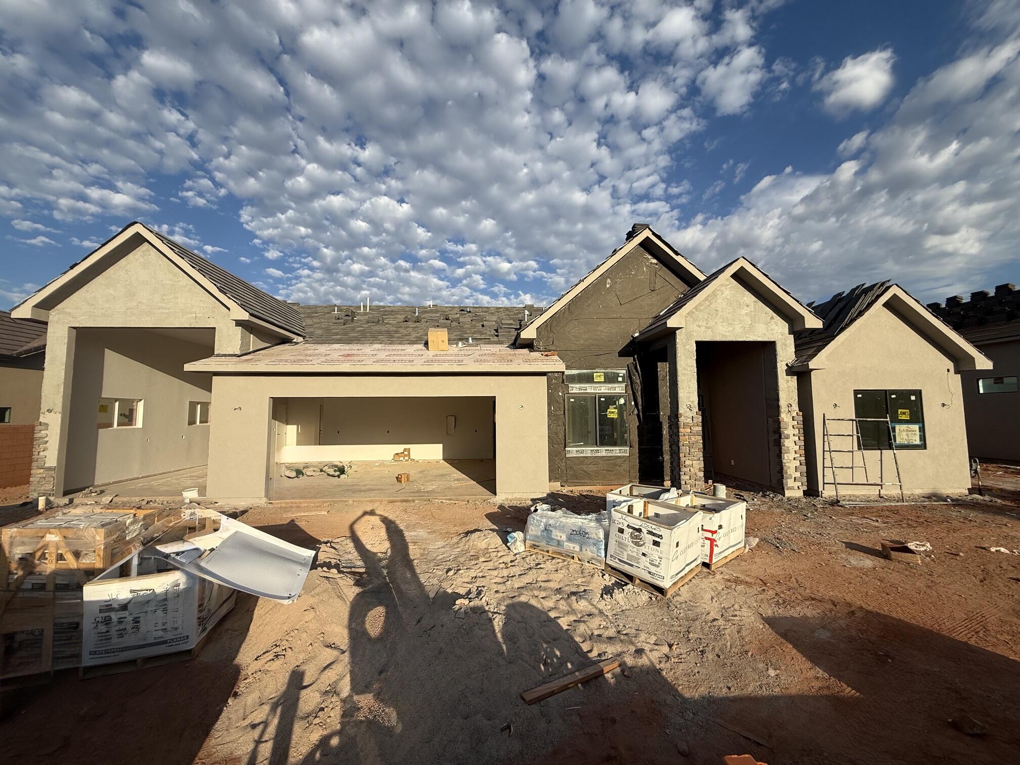 ONYX CANYON - Residential