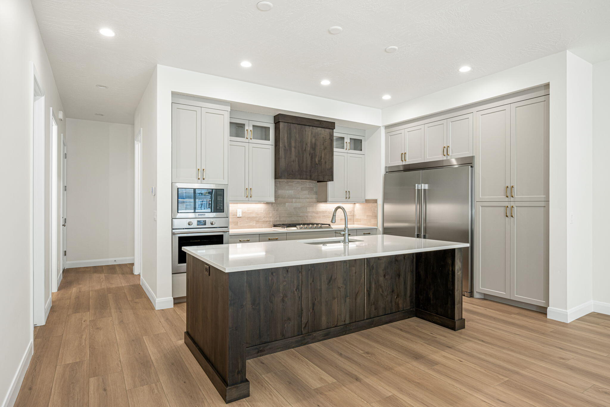 DESERT COLOR ATKINVILLE TOWNHOMES - Residential