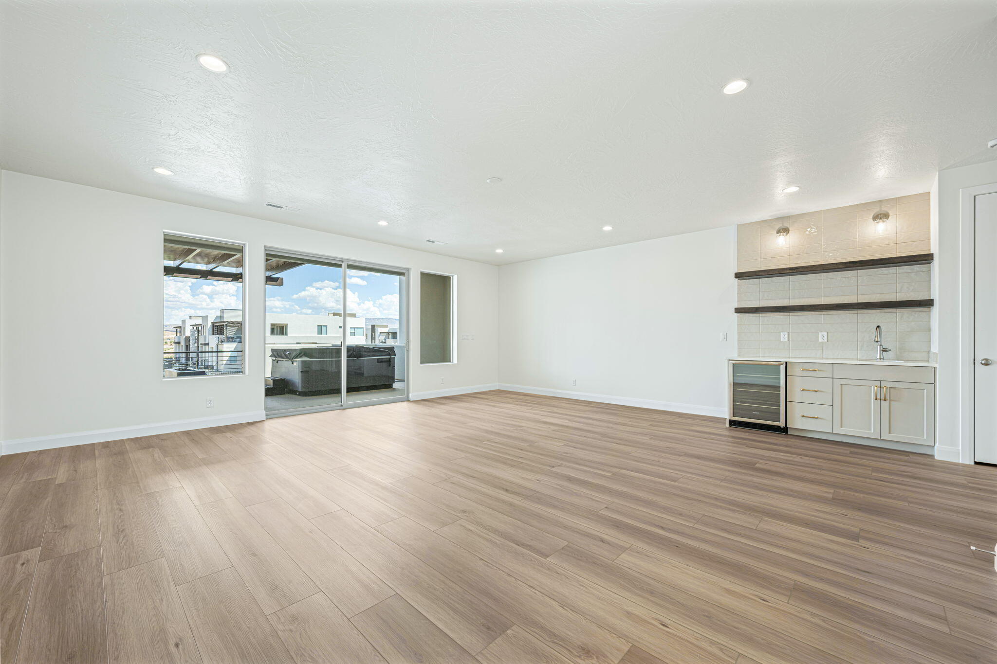 DESERT COLOR ATKINVILLE TOWNHOMES - Residential