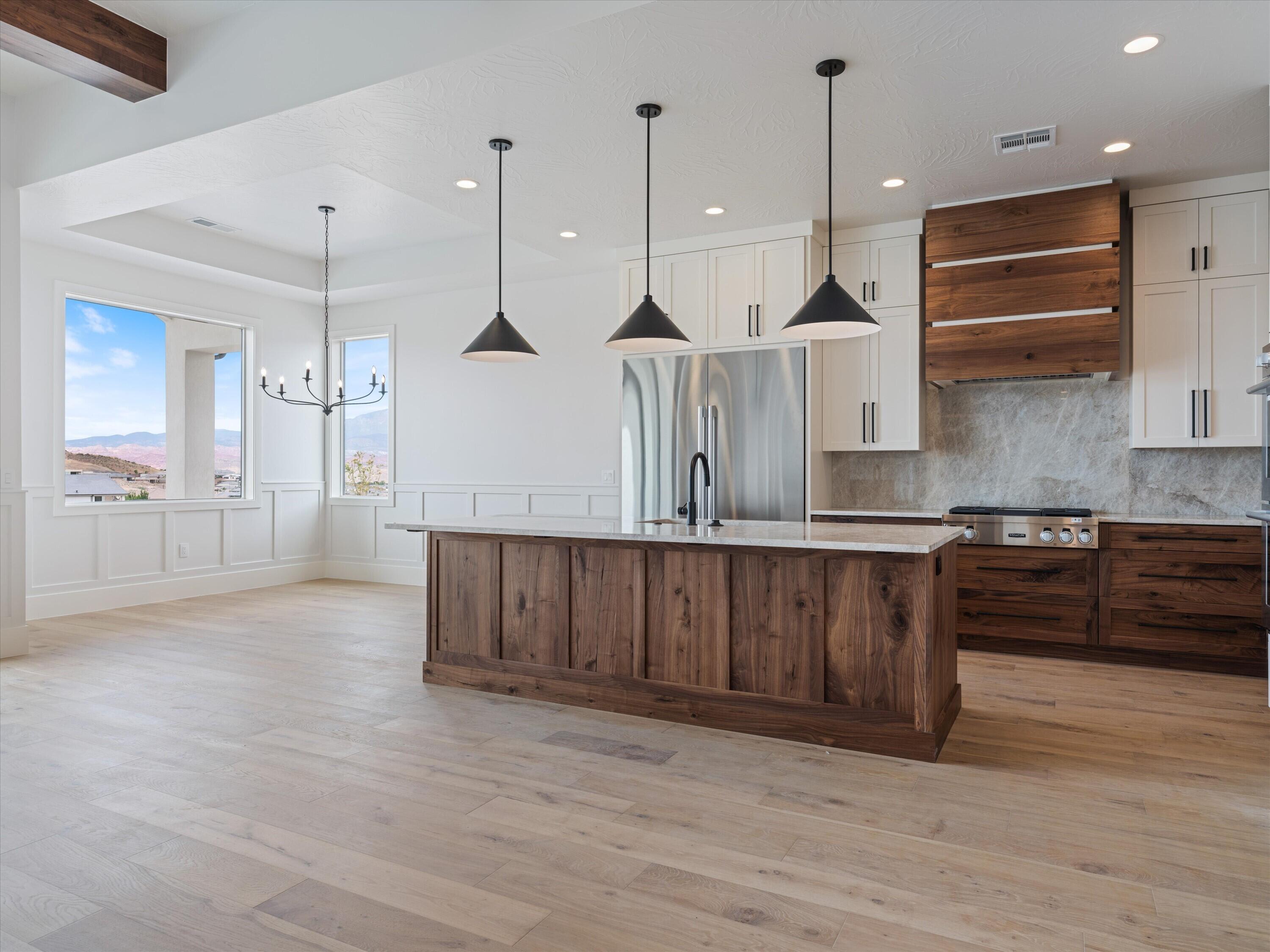 SCENIC POINTE - Residential
