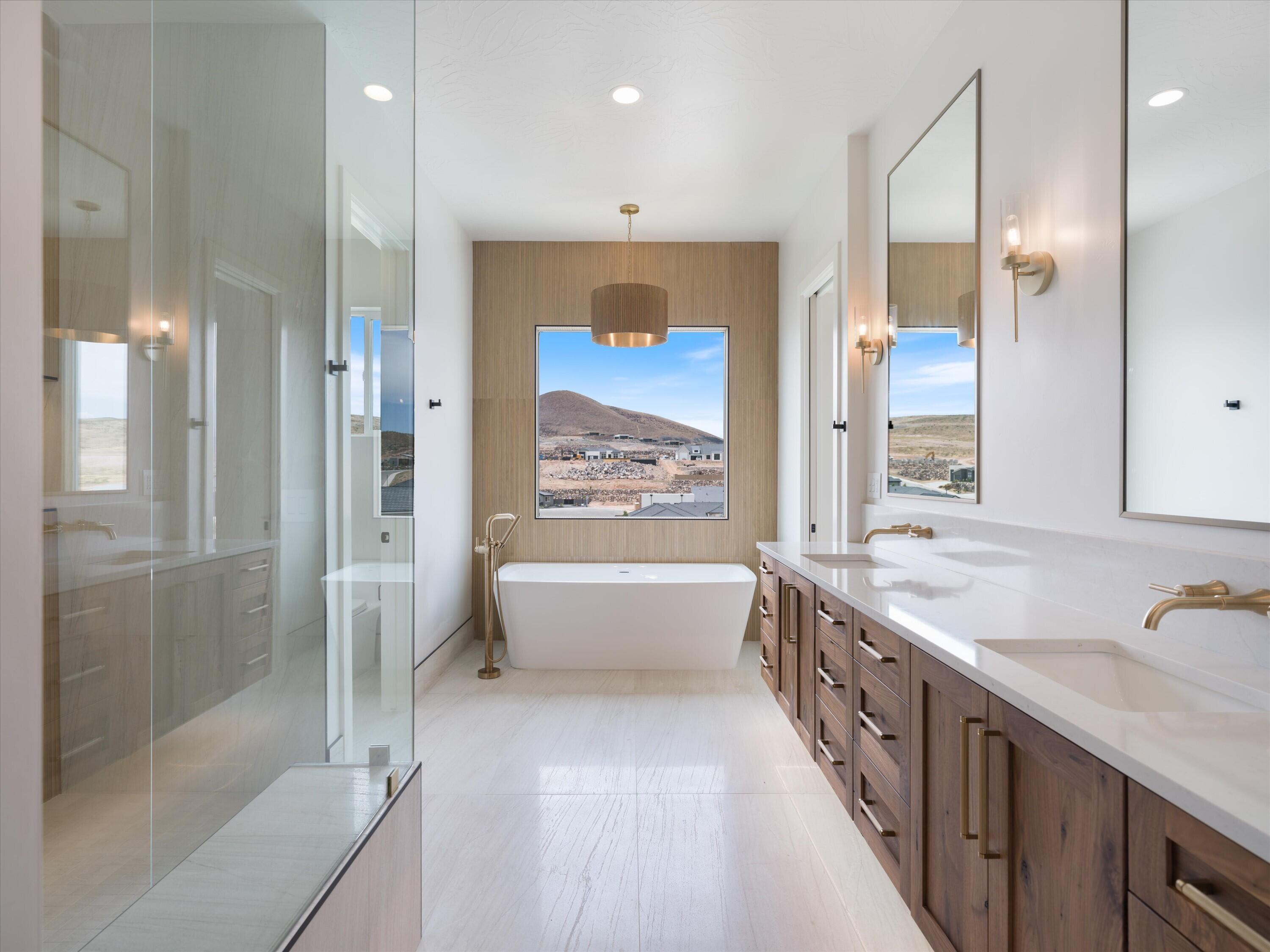 SCENIC POINTE - Residential