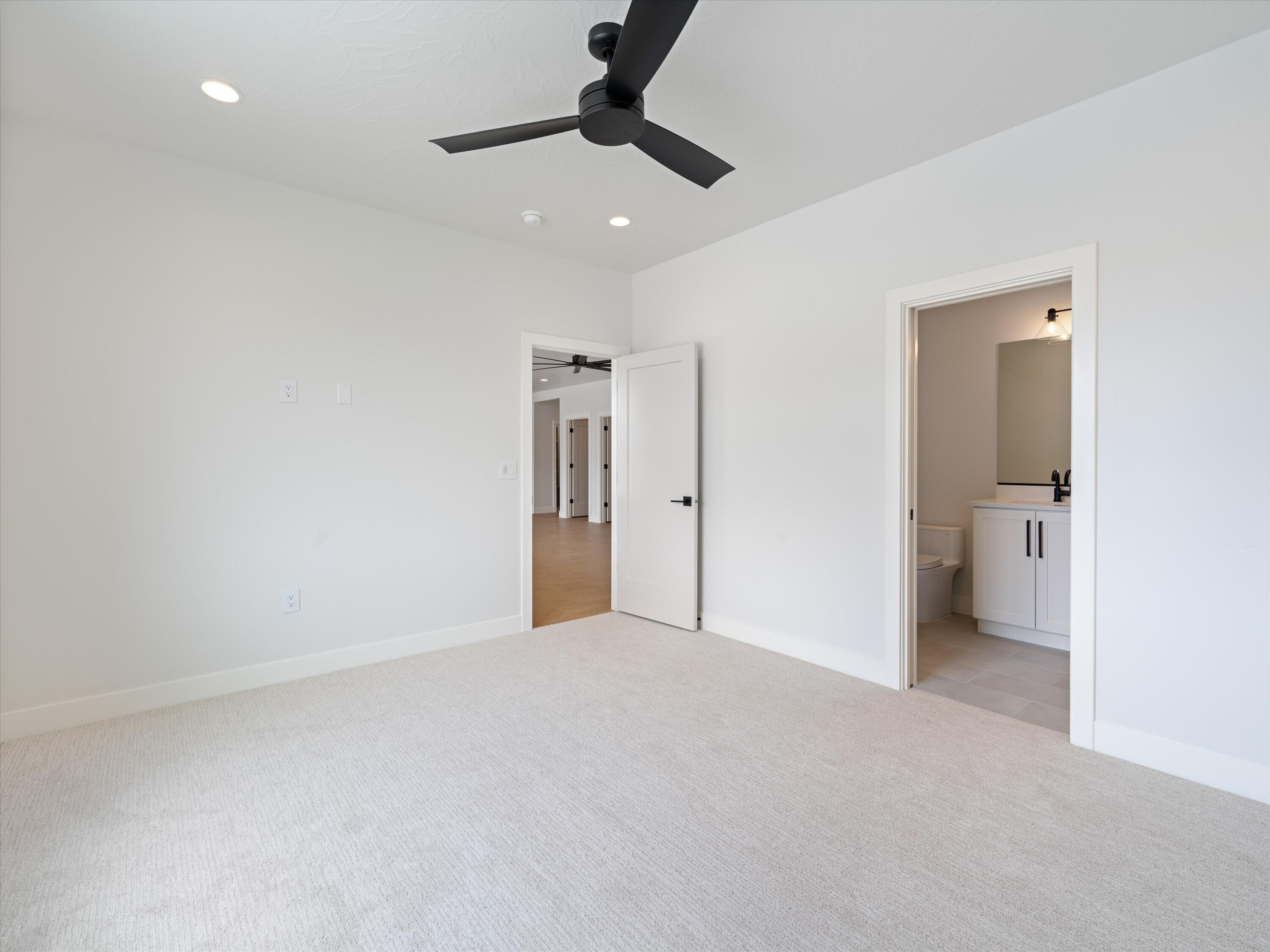 SCENIC POINTE - Residential