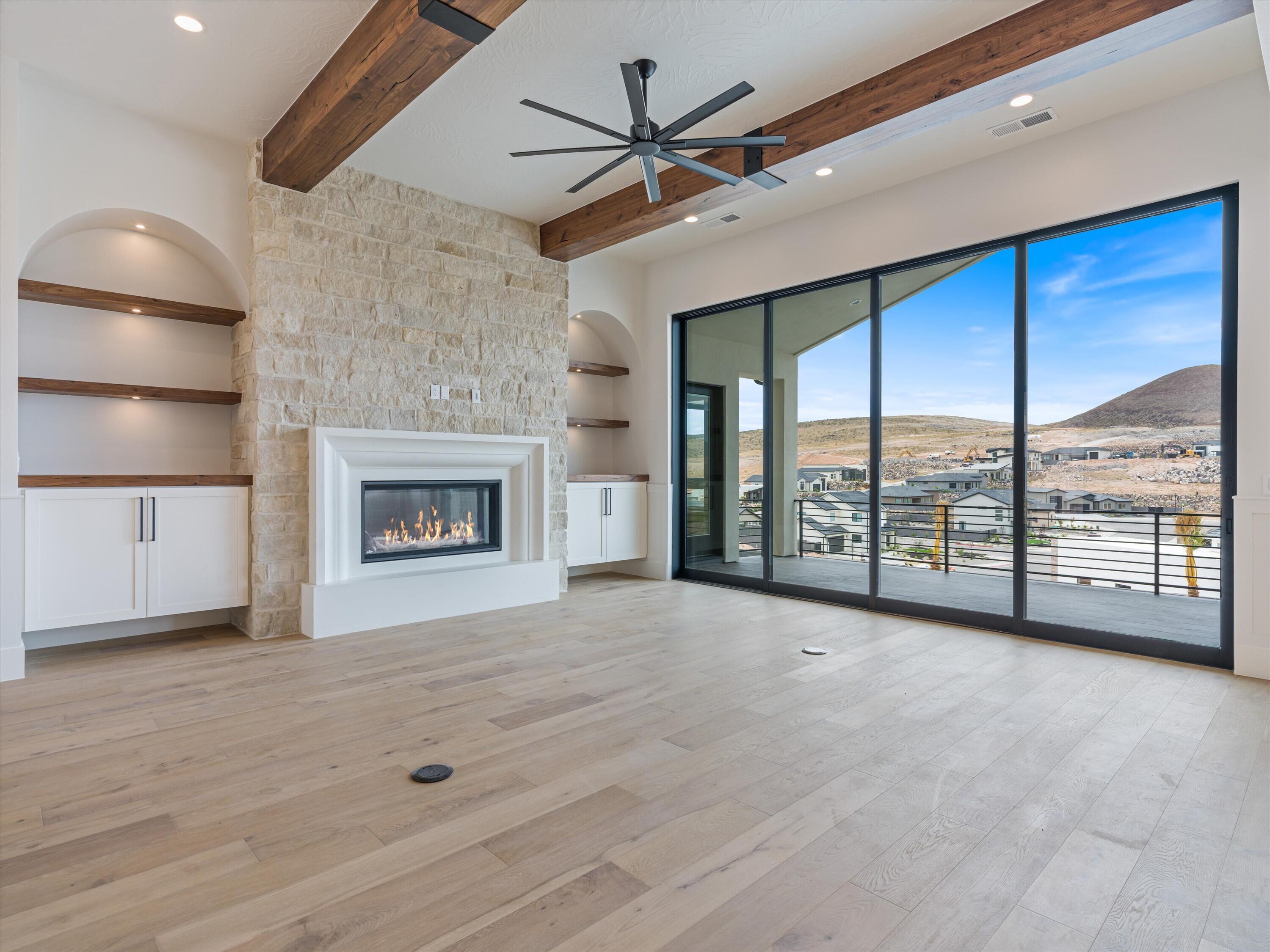 SCENIC POINTE - Residential